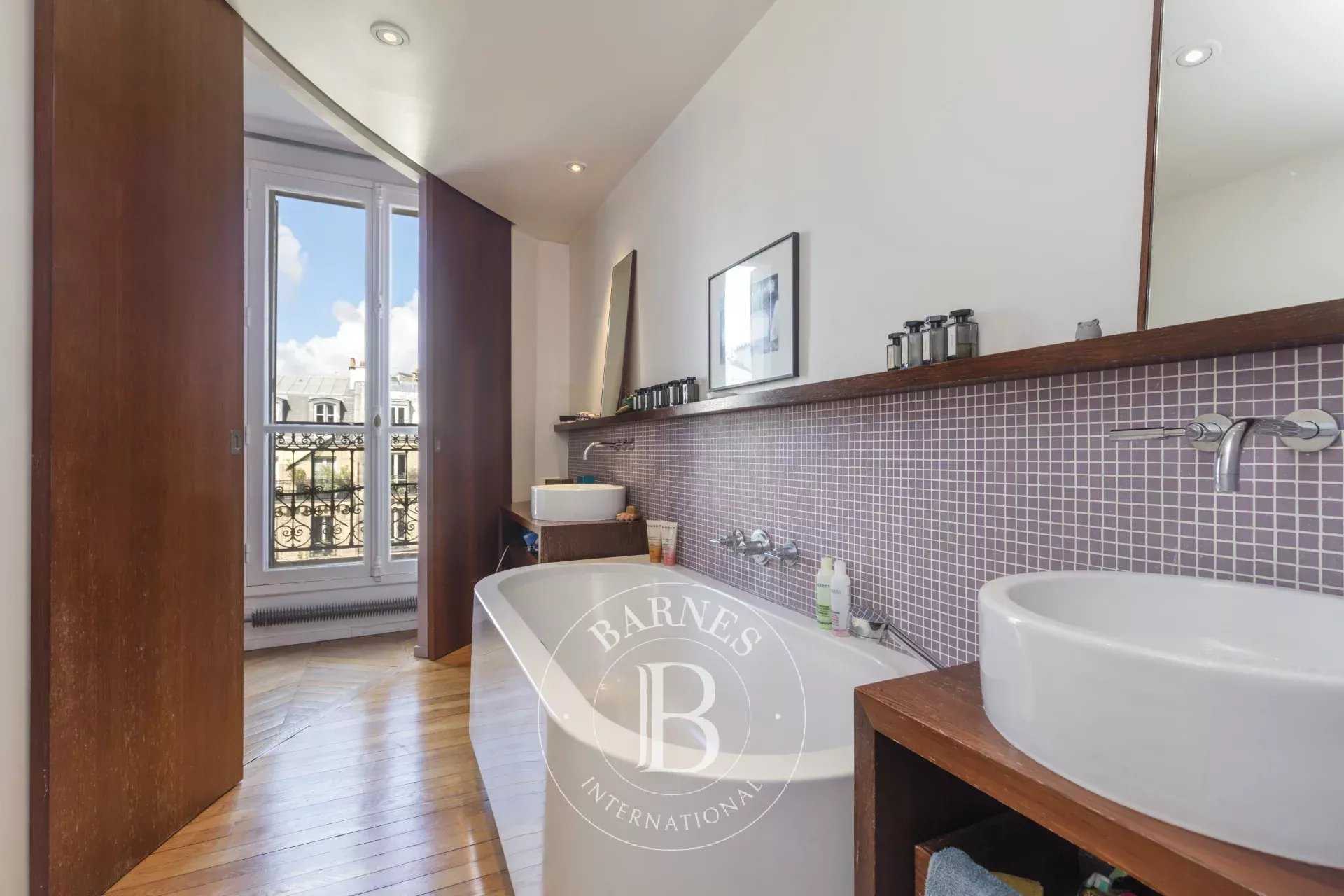 Paris  - Apartment 3 Bedrooms