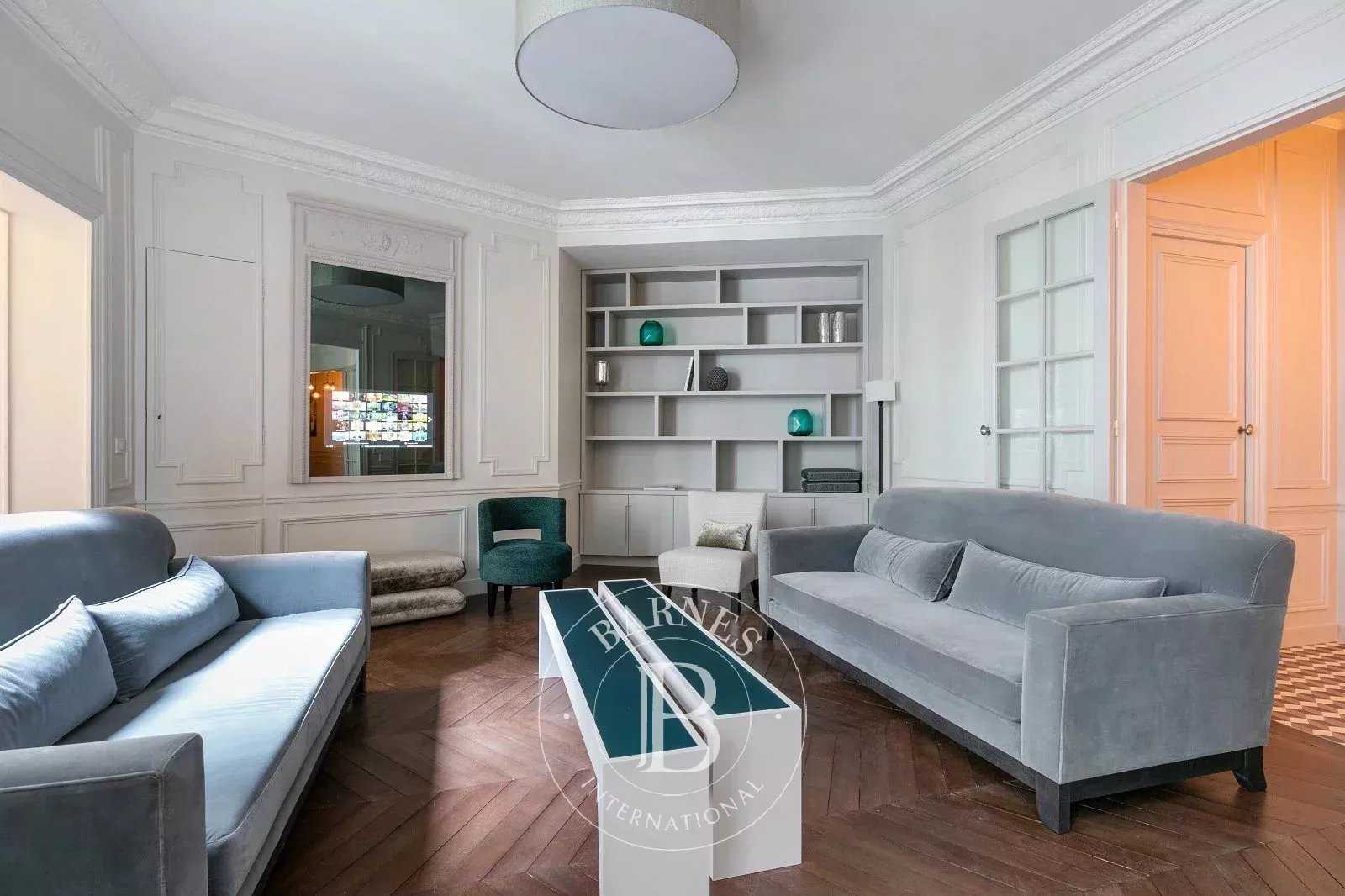 Paris  - Appartement 4 Pièces 2 Chambres