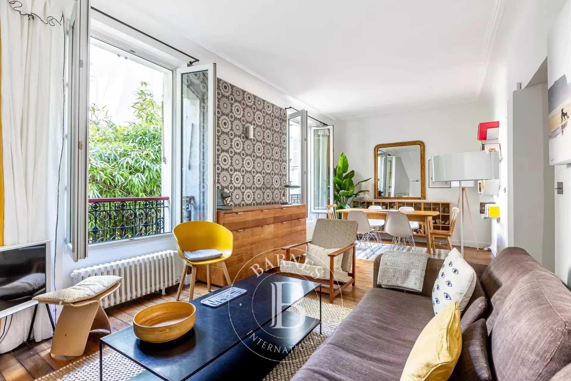 Paris  - Appartement 5 Pi&egrave;ces 3 Chambres