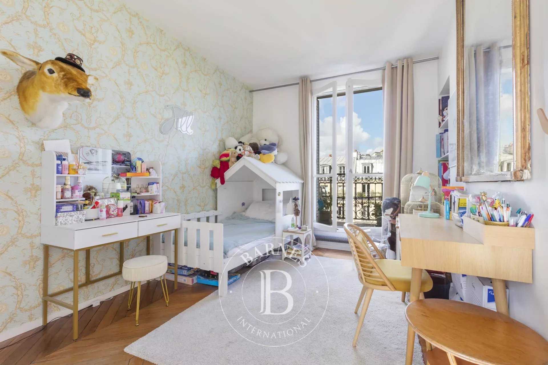 Paris  - Apartment 3 Bedrooms