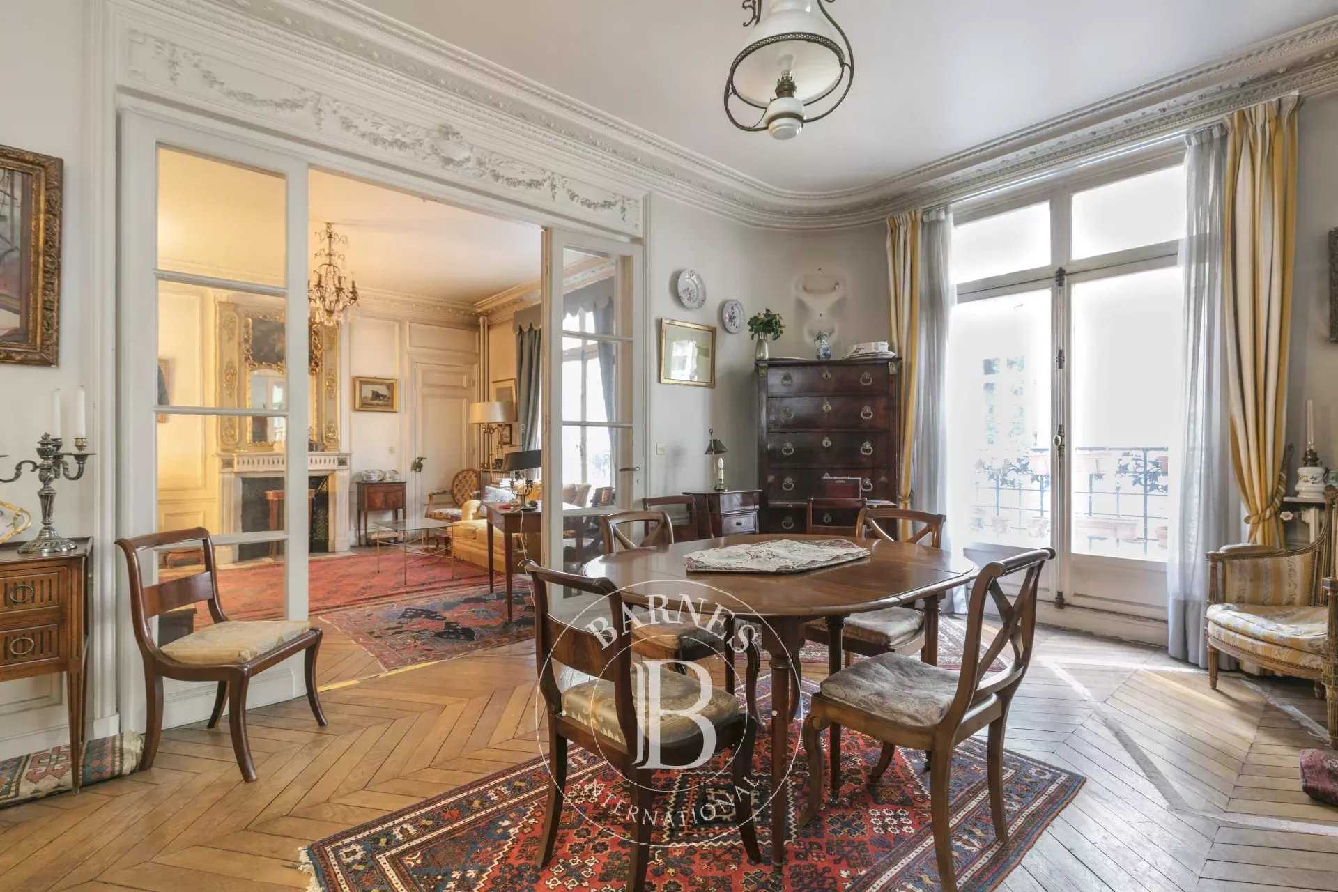 Apartment for sale 3 Bedrooms 1453 sq ft Paris 17 - € 1,345,000