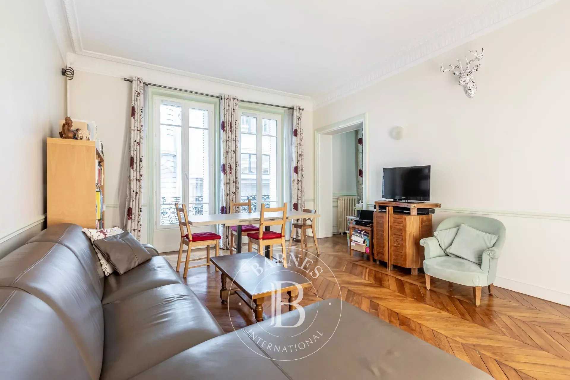 Appartement Paris 75008  -  ref 8196099 (picture 1)