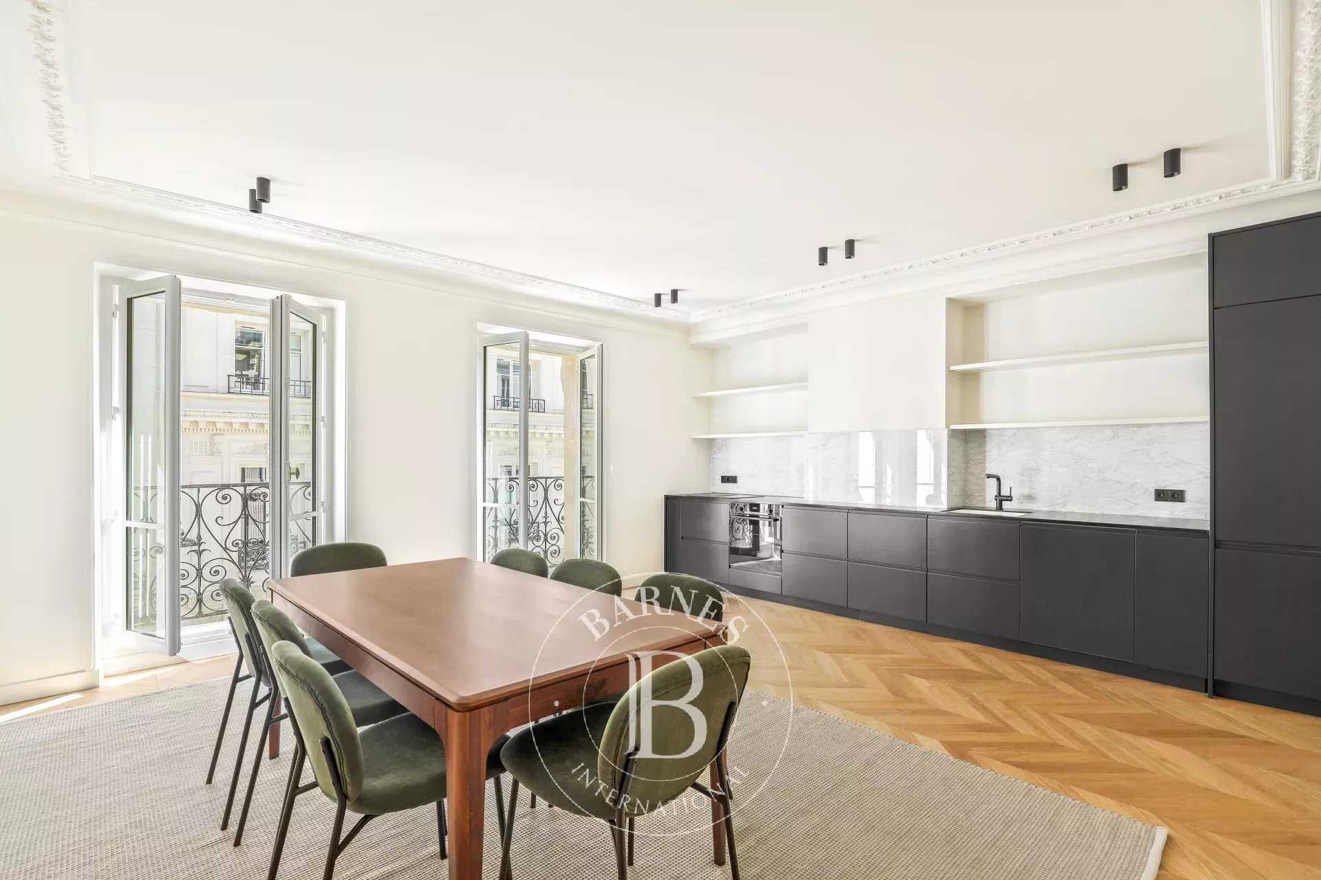Apartment Paris 75008  -  ref 86001051 (picture 1)