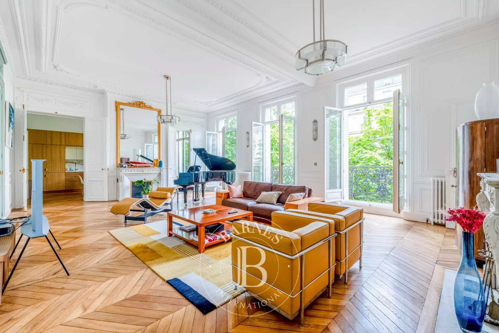 Paris  - Appartement 7 Pièces 5 Chambres