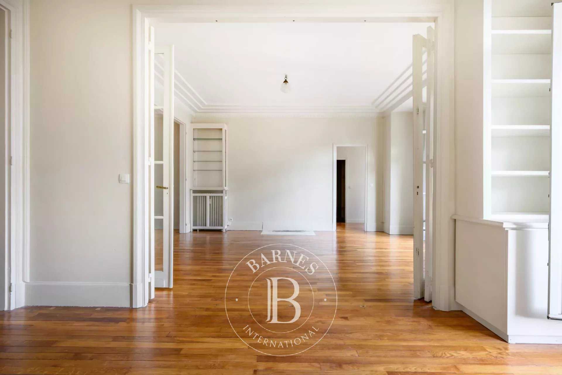 Apartment Paris 75017  -  ref 86040403 (picture 2)