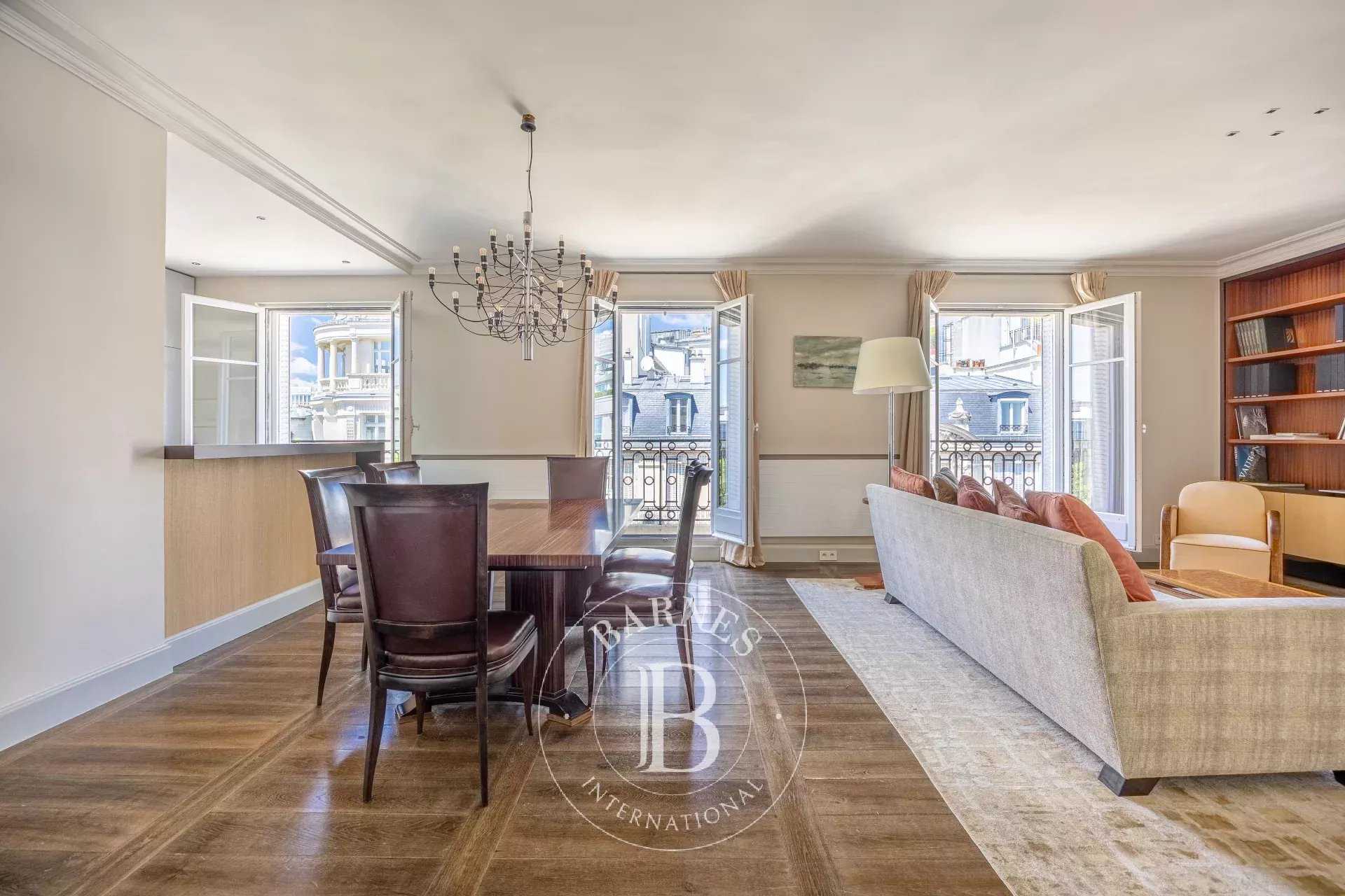 Appartement Paris 75008  -  ref 85948392 (picture 2)