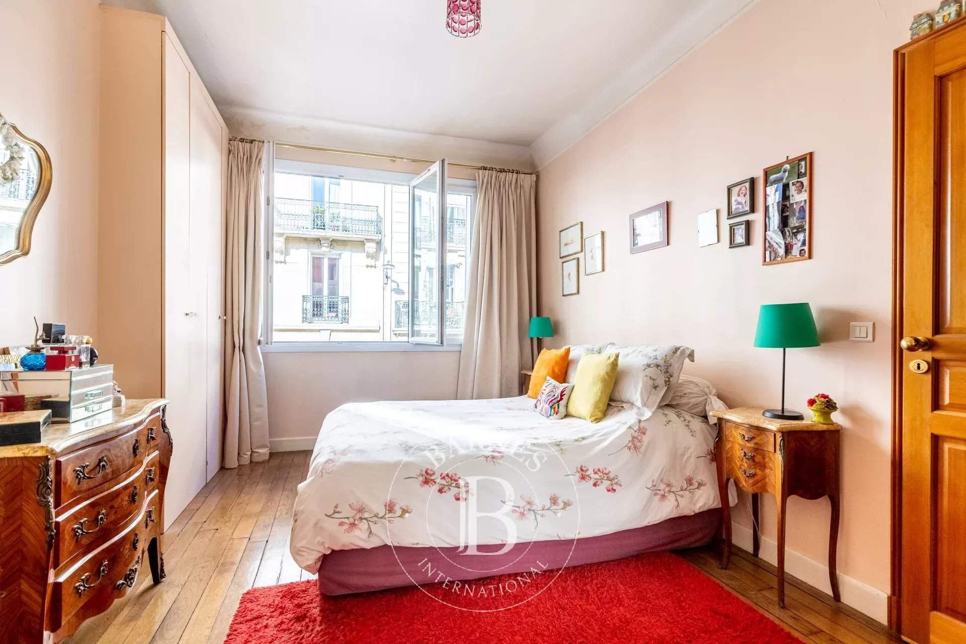 Paris  - Apartment 3 Bedrooms - picture 15