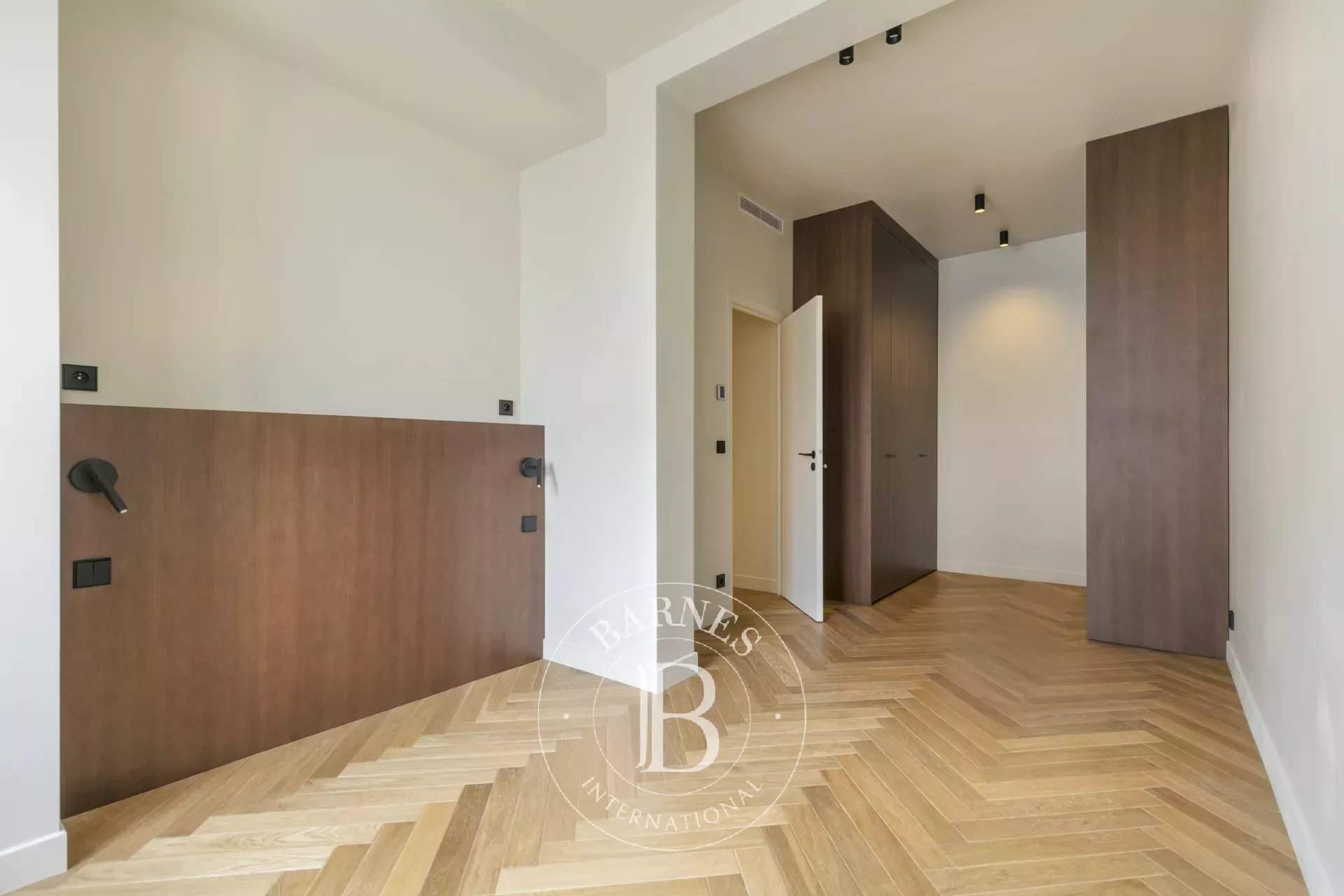Paris  - Apartment 4 Bedrooms - picture 13