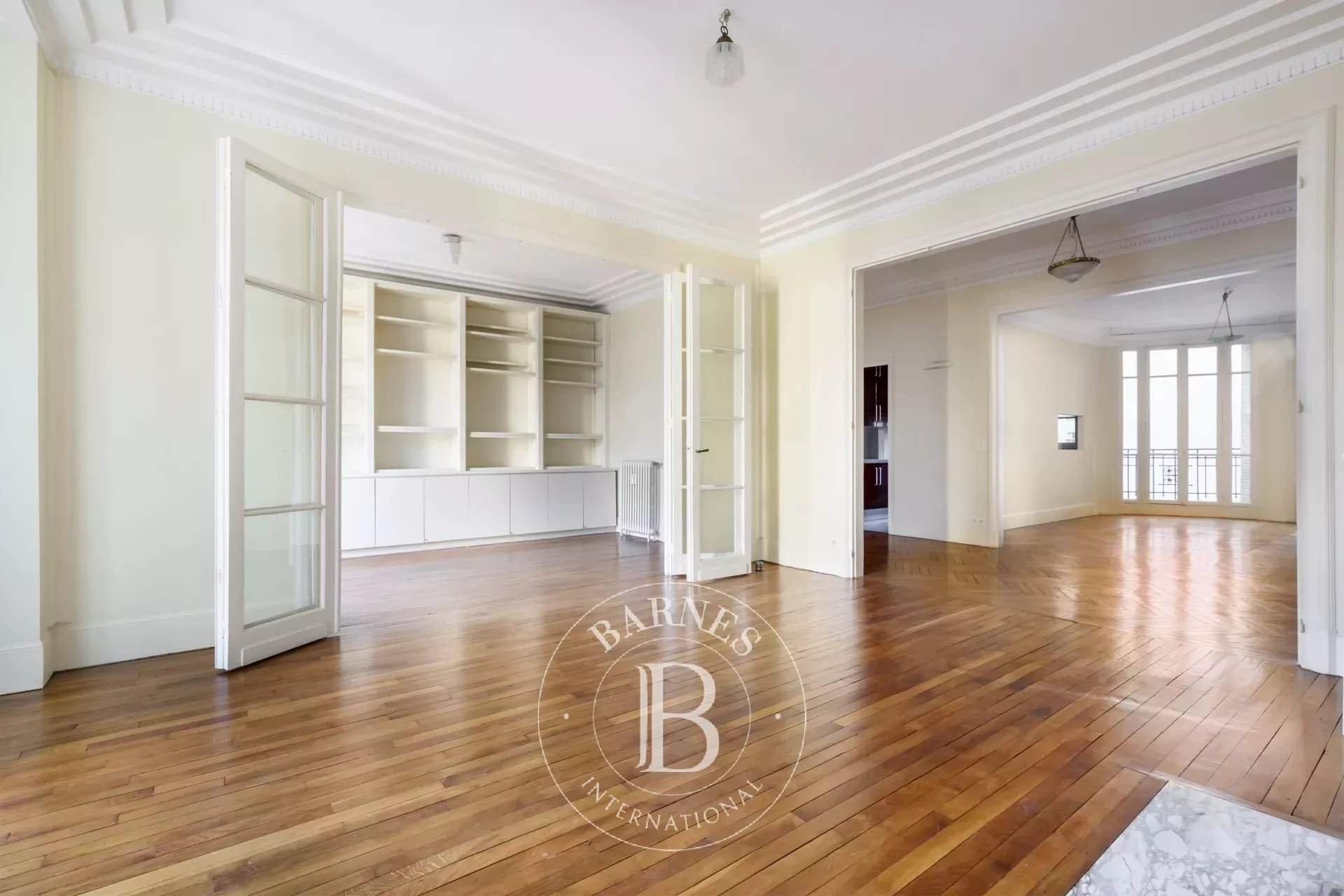 Paris  - Apartment 4 Bedrooms - picture 4