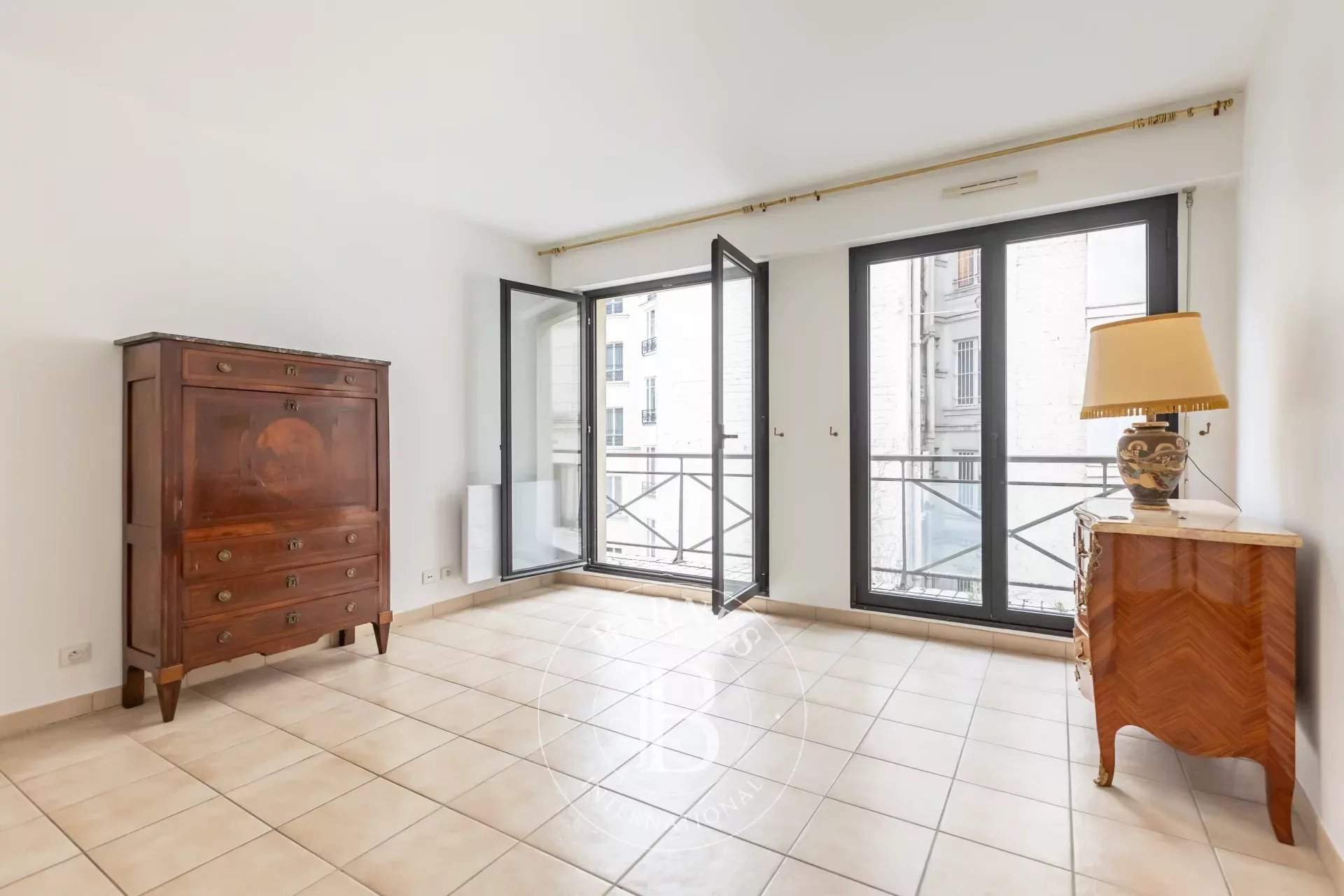 Paris  - Apartment 3 Bedrooms - picture 9