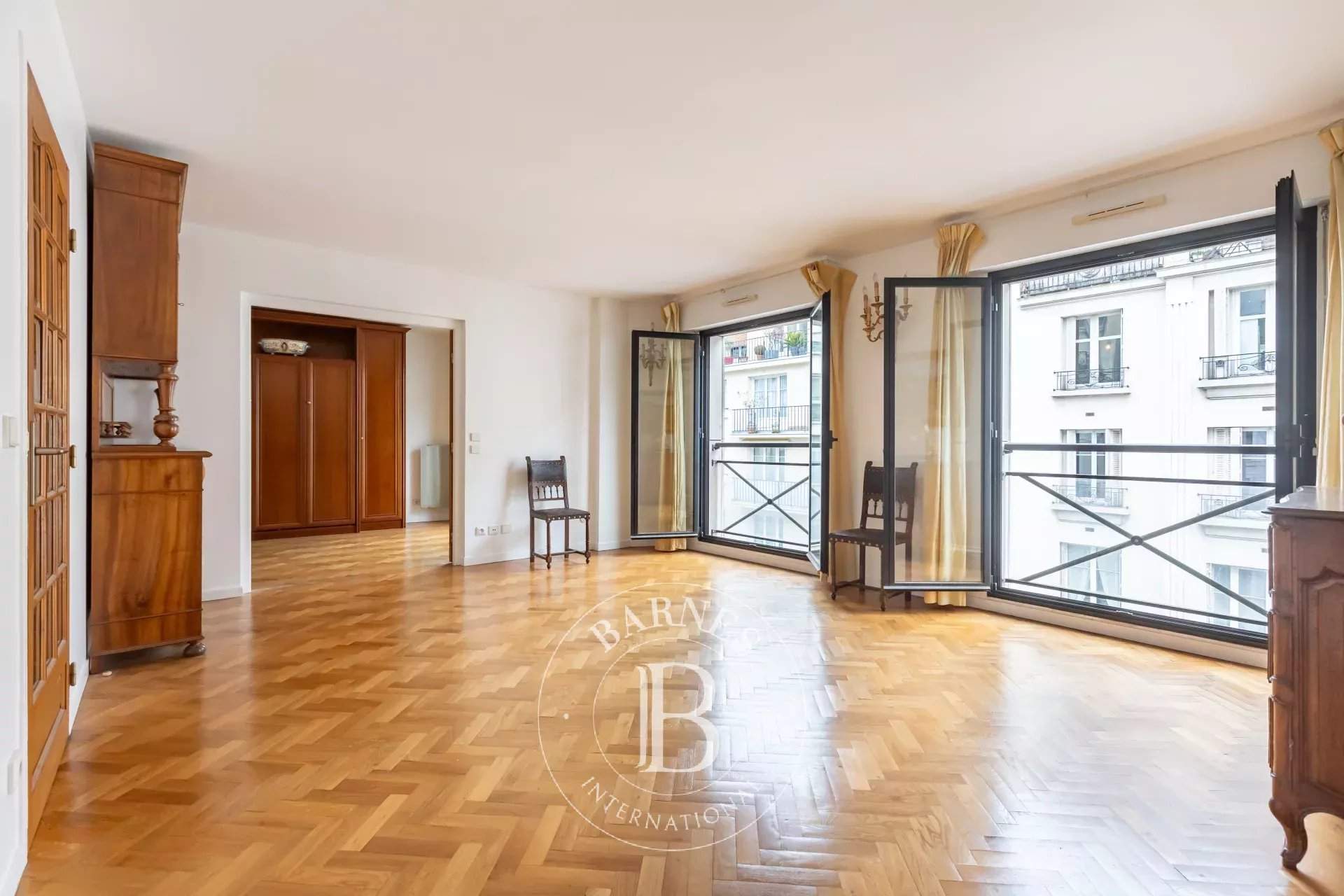 Paris  - Apartment 3 Bedrooms - picture 2
