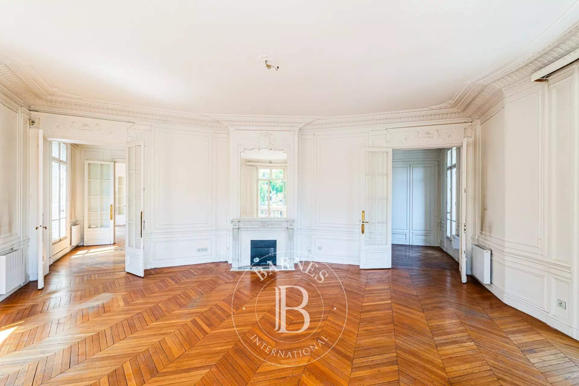 Paris  - Apartment 4 Bedrooms - picture 3