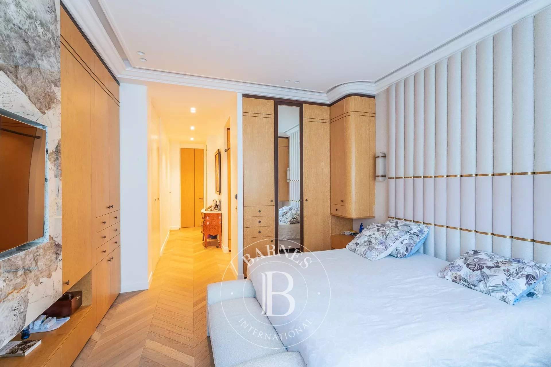 Paris  - Apartment 3 Bedrooms - picture 9