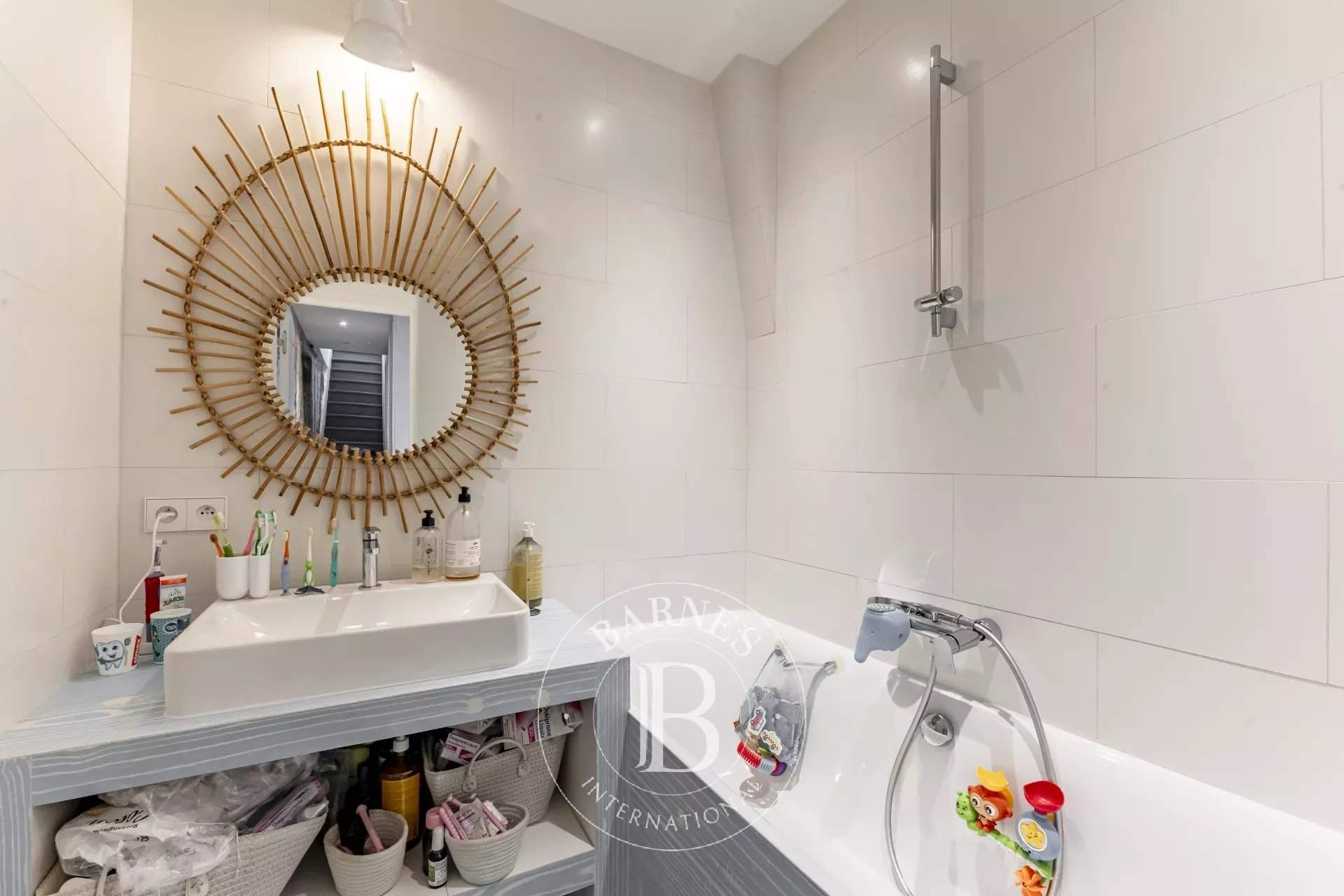 Paris  - Apartment 3 Bedrooms - picture 11