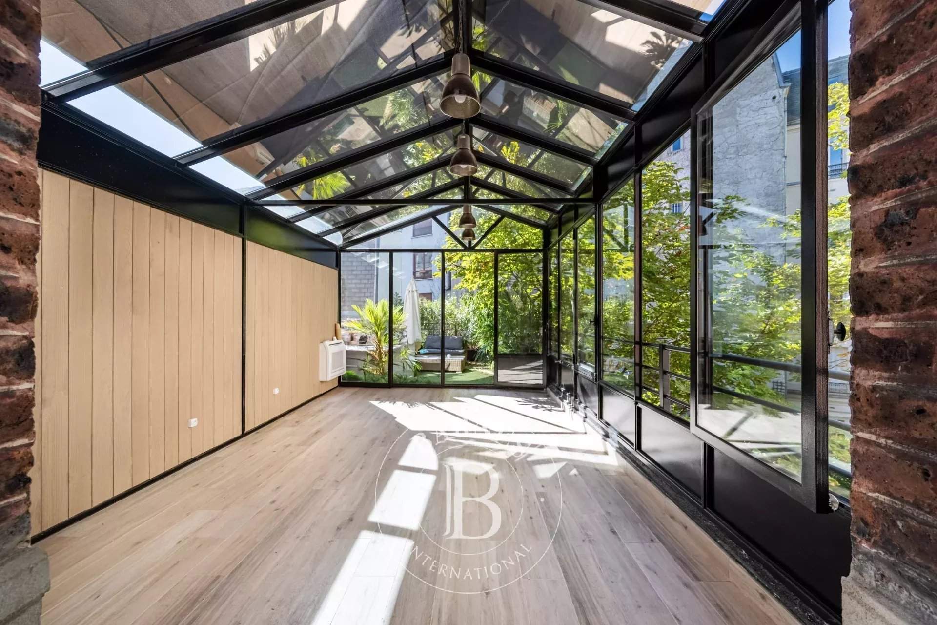 Paris  - Mansion 1 Bedroom - picture 6