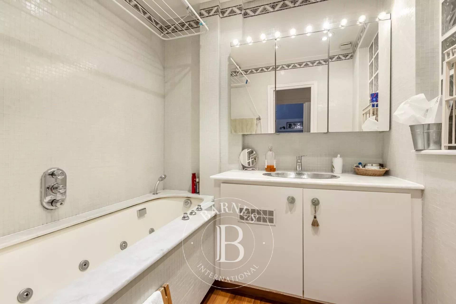 Paris  - Apartment 3 Bedrooms - picture 12