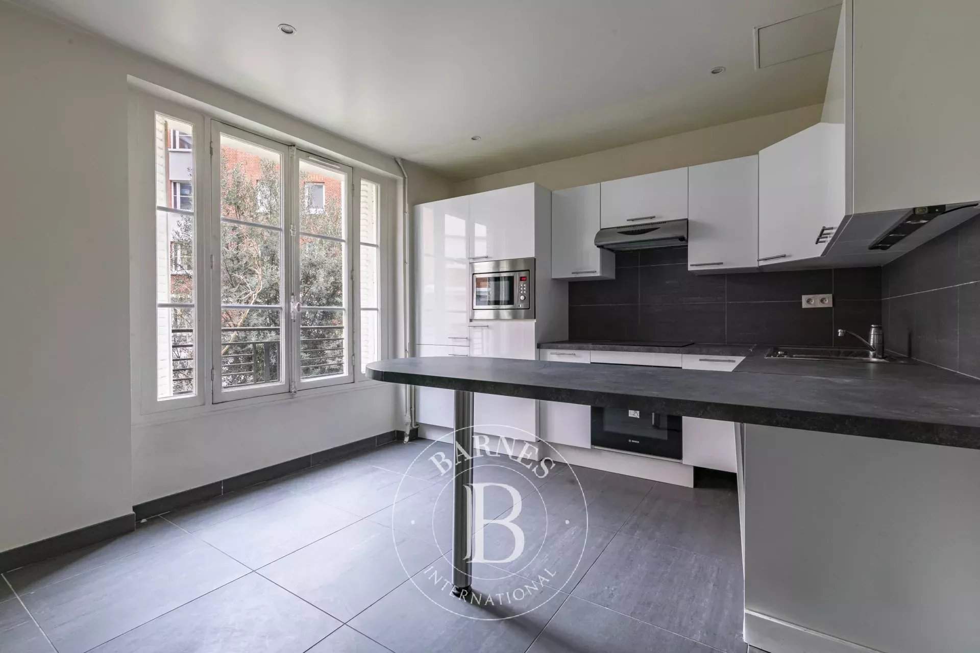 Paris  - Appartement 5 Pi&egrave;ces 3 Chambres - picture 11