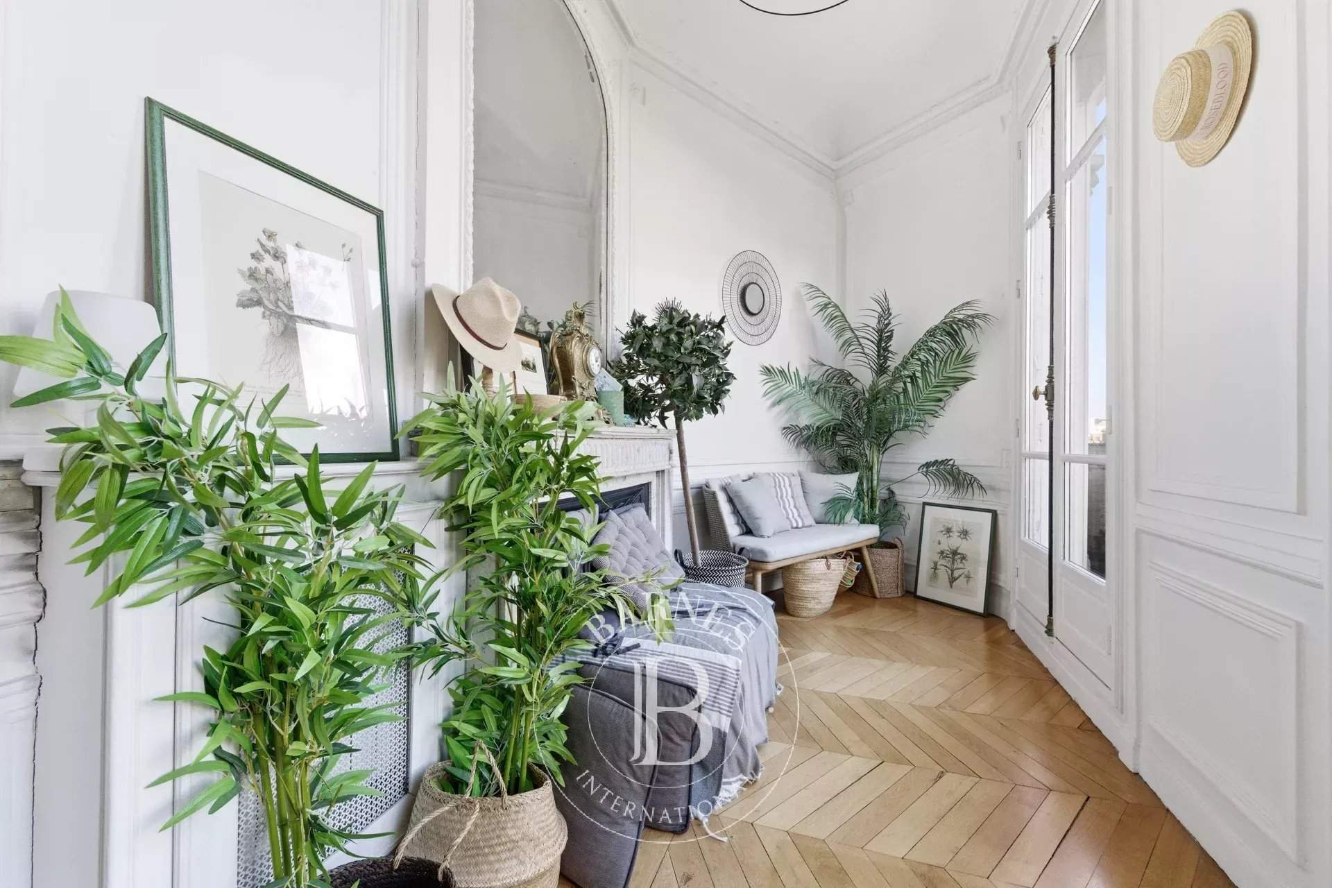 Paris  - Appartement 7 Pi&egrave;ces 4 Chambres - picture 9
