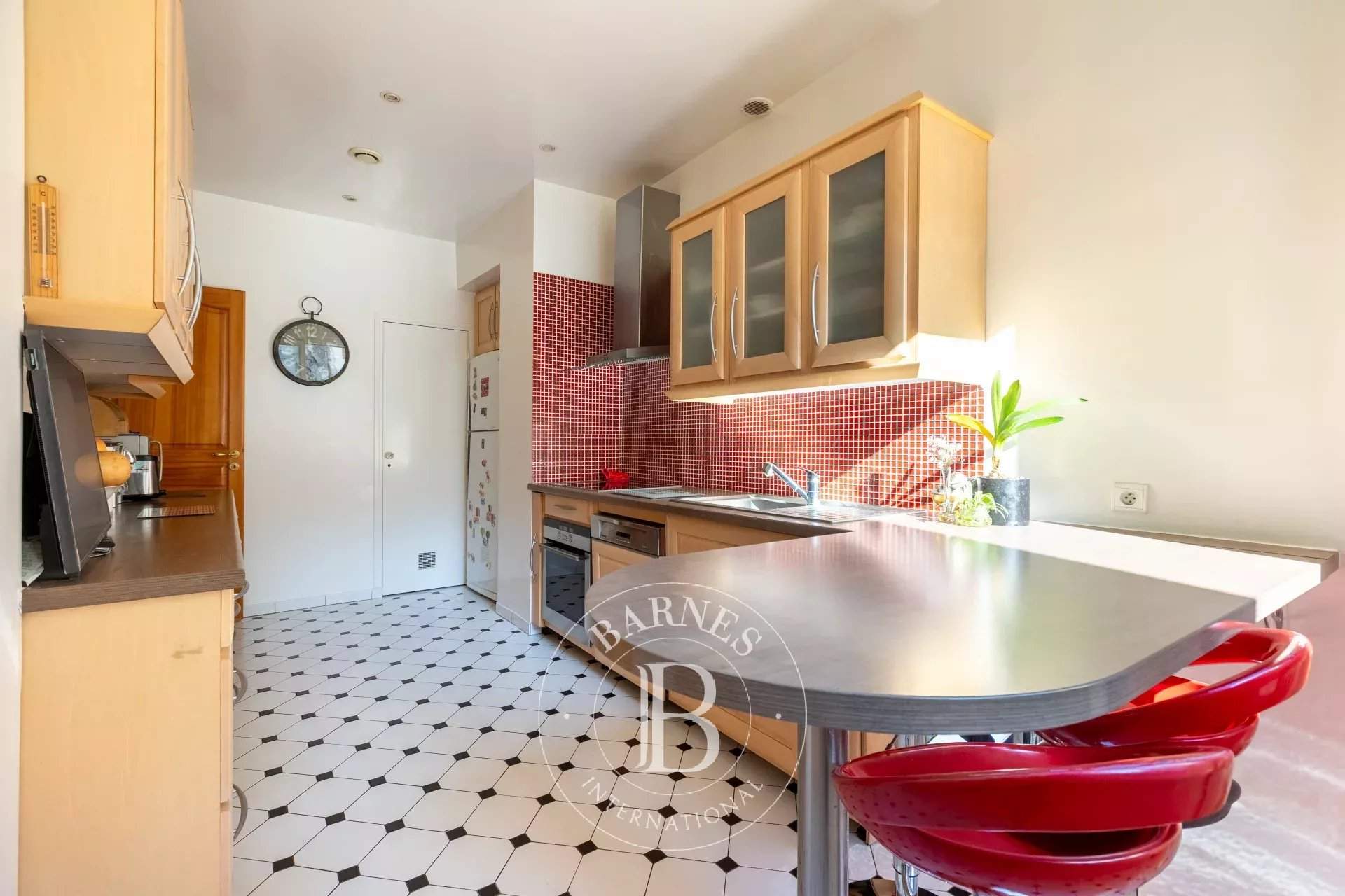 Paris  - Apartment 3 Bedrooms - picture 9