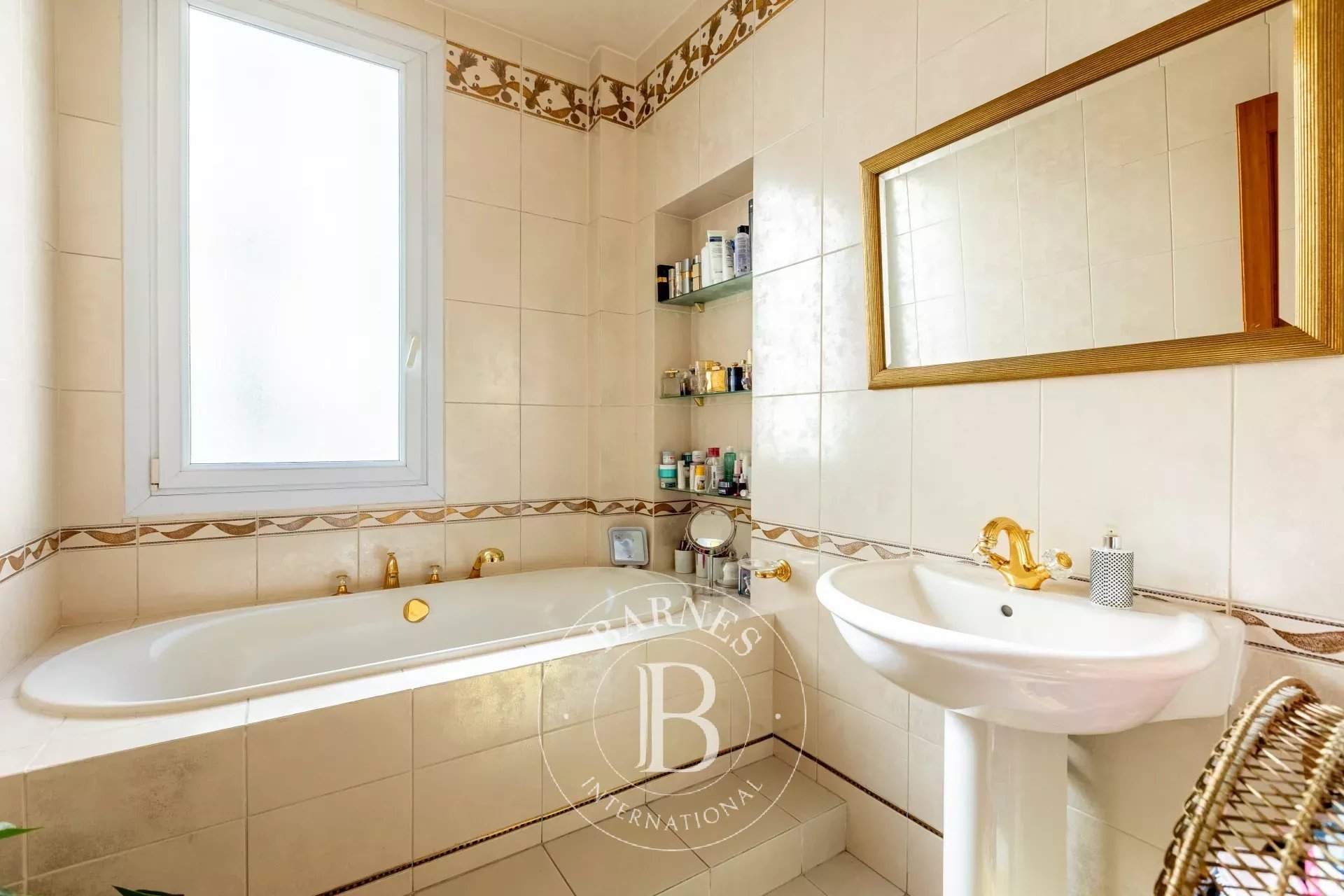 Paris  - Apartment 3 Bedrooms - picture 13