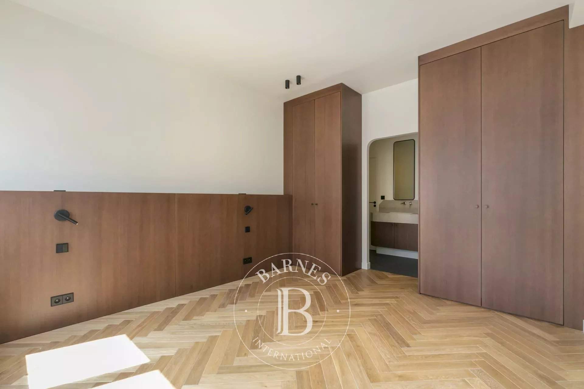 Paris  - Apartment 4 Bedrooms - picture 10