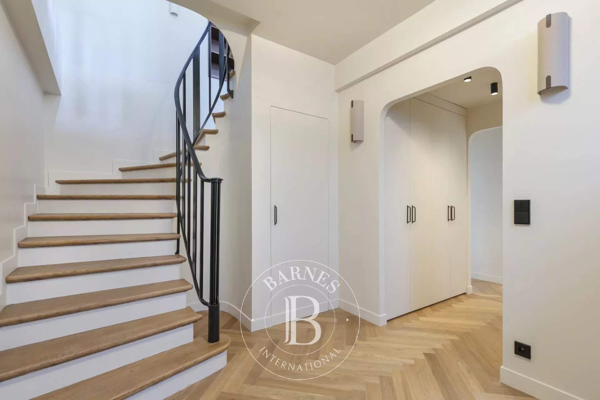 Paris  - Apartment 4 Bedrooms - picture 8