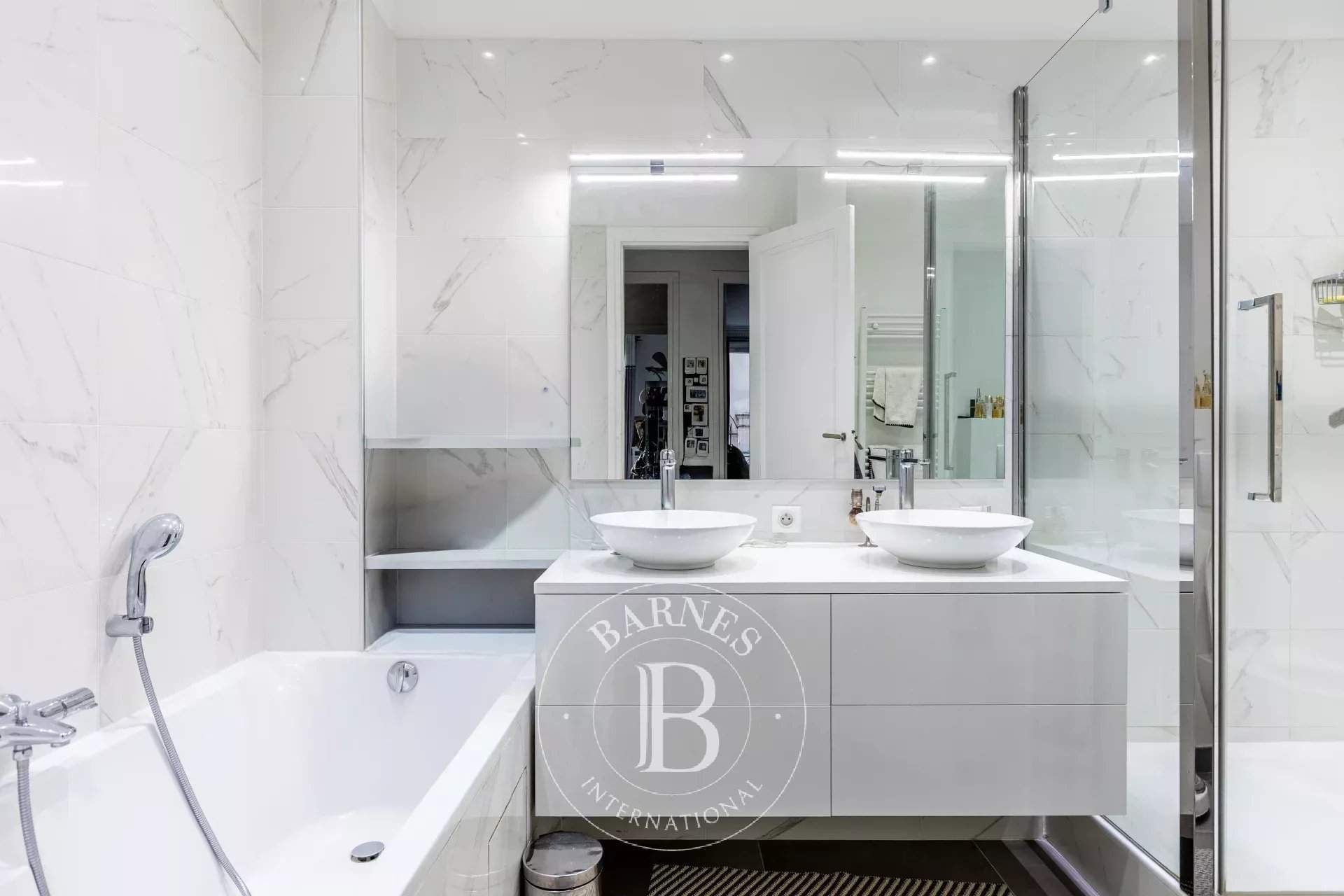 Paris  - Apartment 4 Bedrooms - picture 8