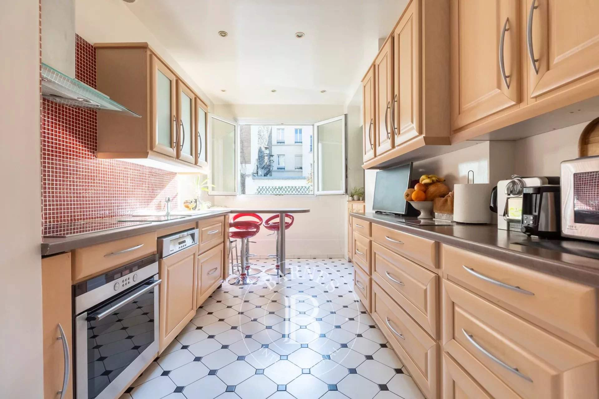 Paris  - Apartment 3 Bedrooms - picture 8