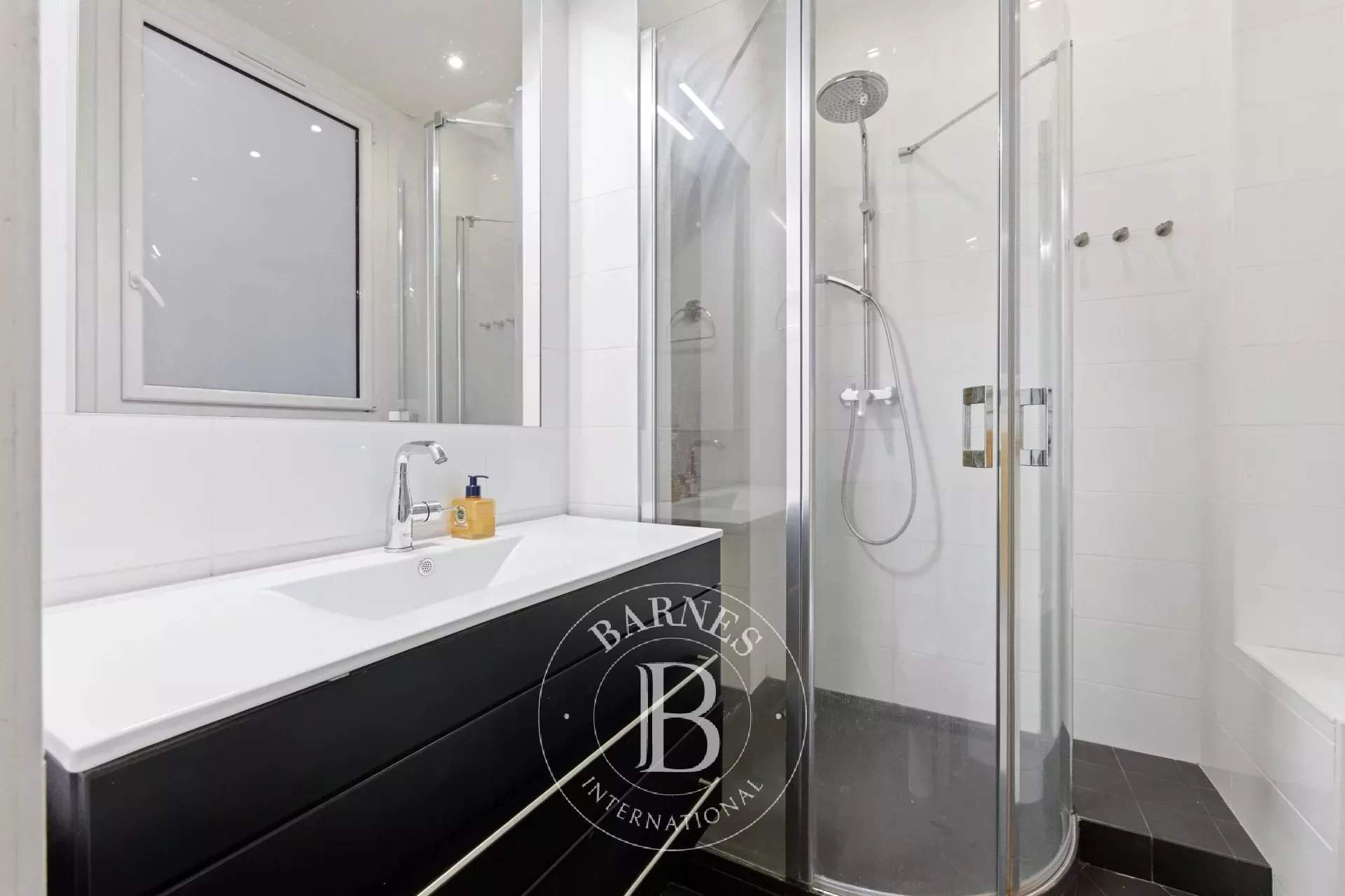 Paris  - Apartment 3 Bedrooms - picture 13