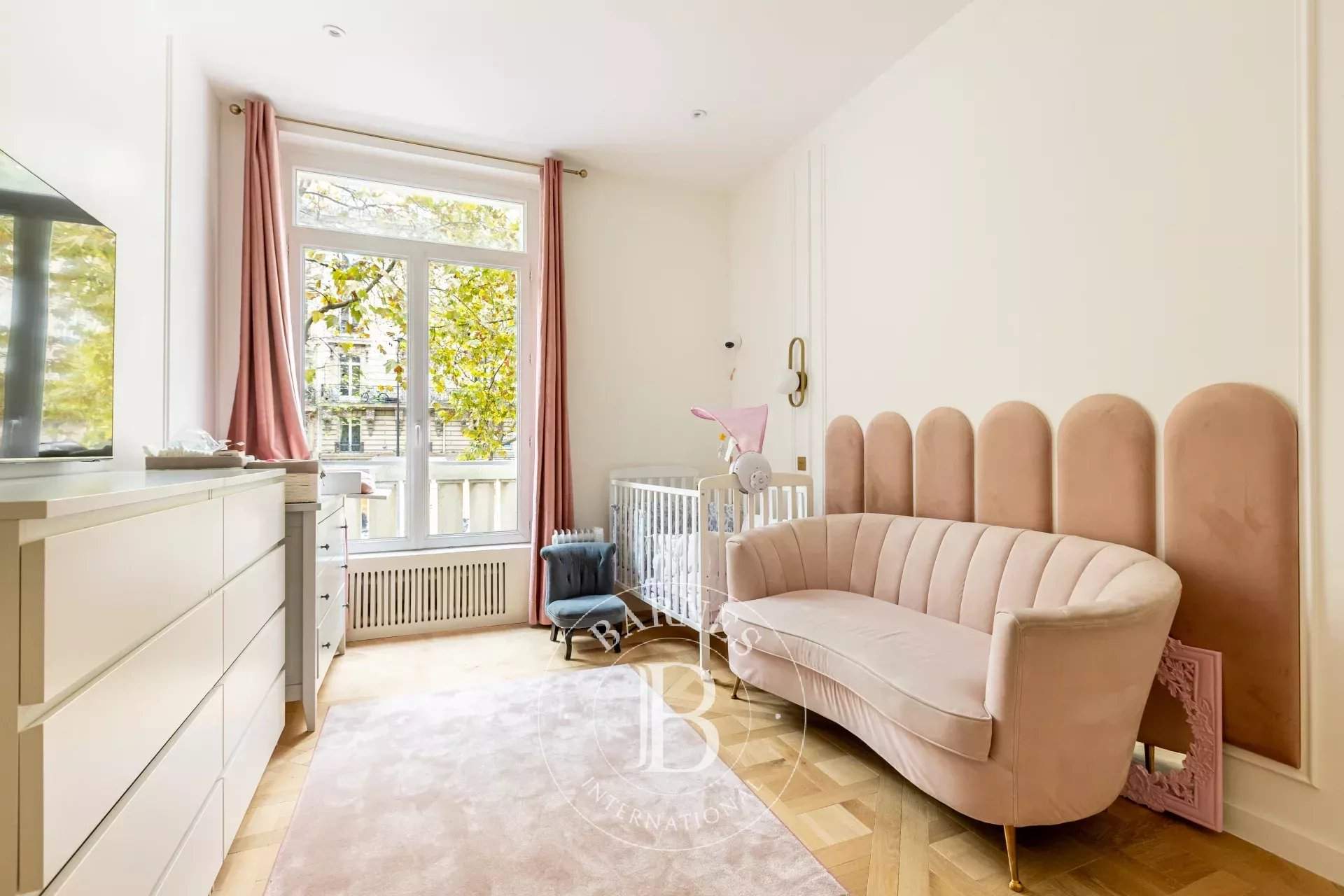 Paris  - Appartement 7 Pièces 5 Chambres - picture 8