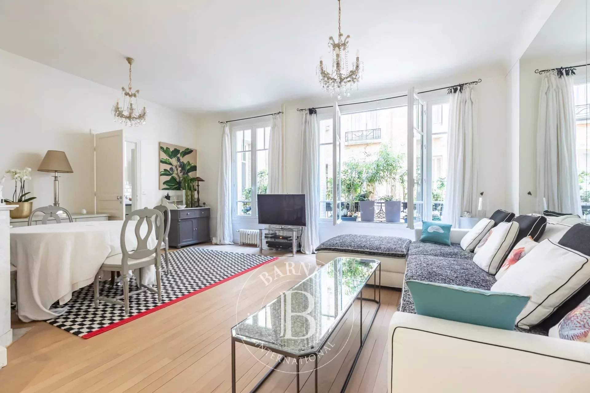 Paris  - Apartment 2 Bedrooms - picture 2