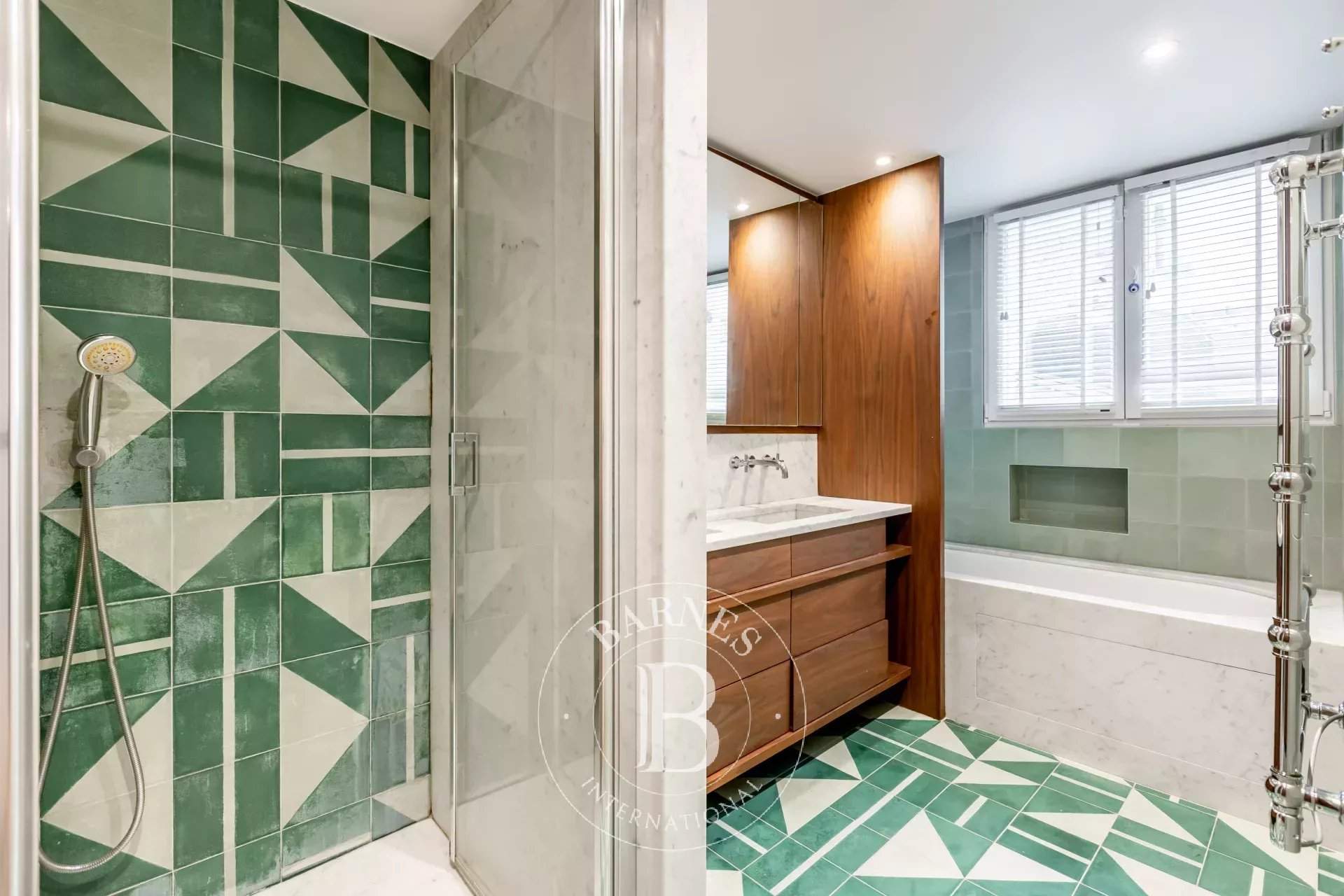 Paris  - Appartement 6 Pi&egrave;ces 3 Chambres - picture 9