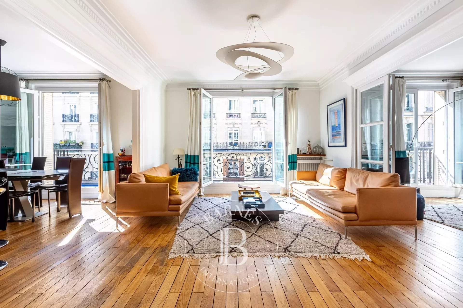 Paris  - Apartment 4 Bedrooms - picture 1