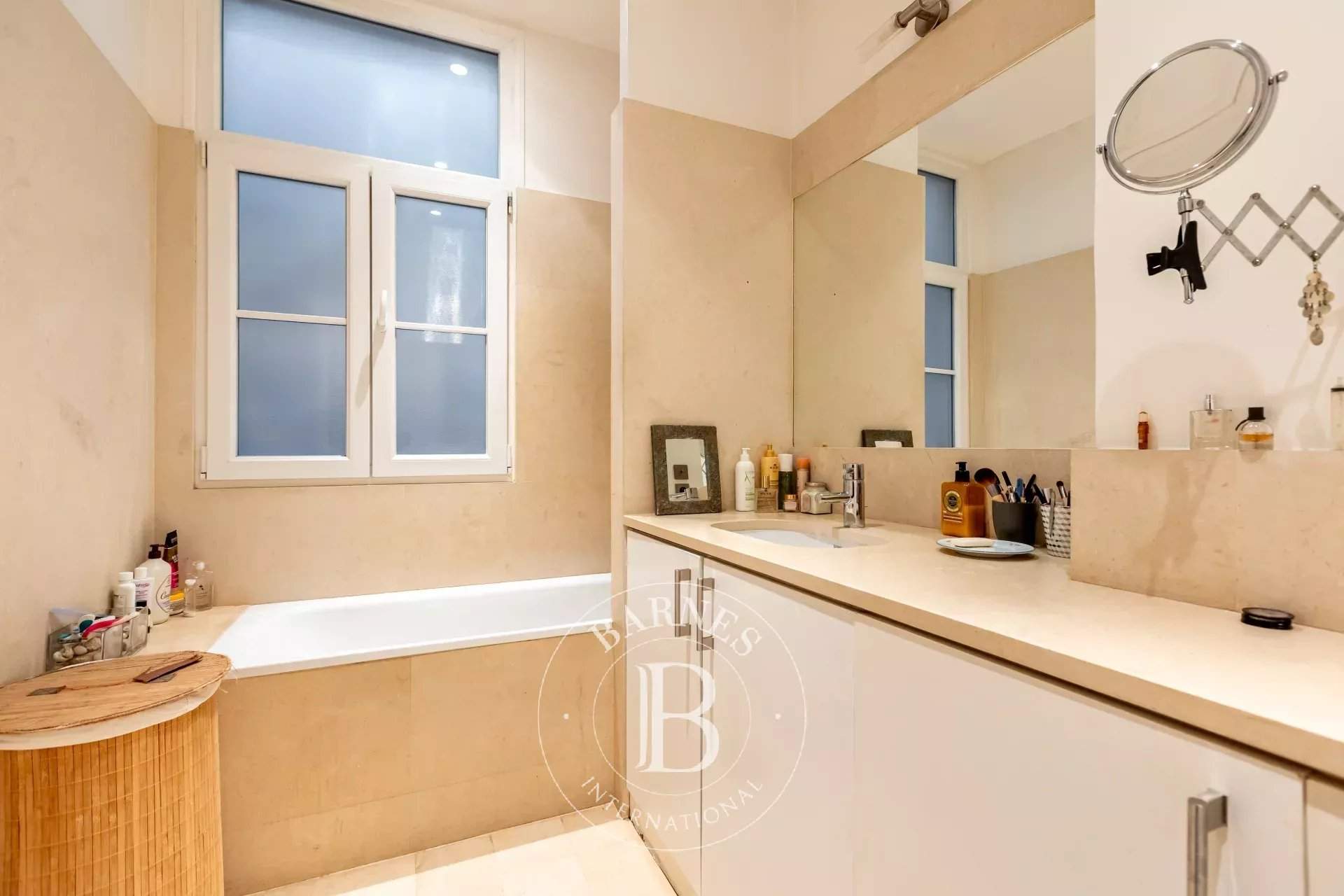 Paris  - Apartment 4 Bedrooms - picture 19