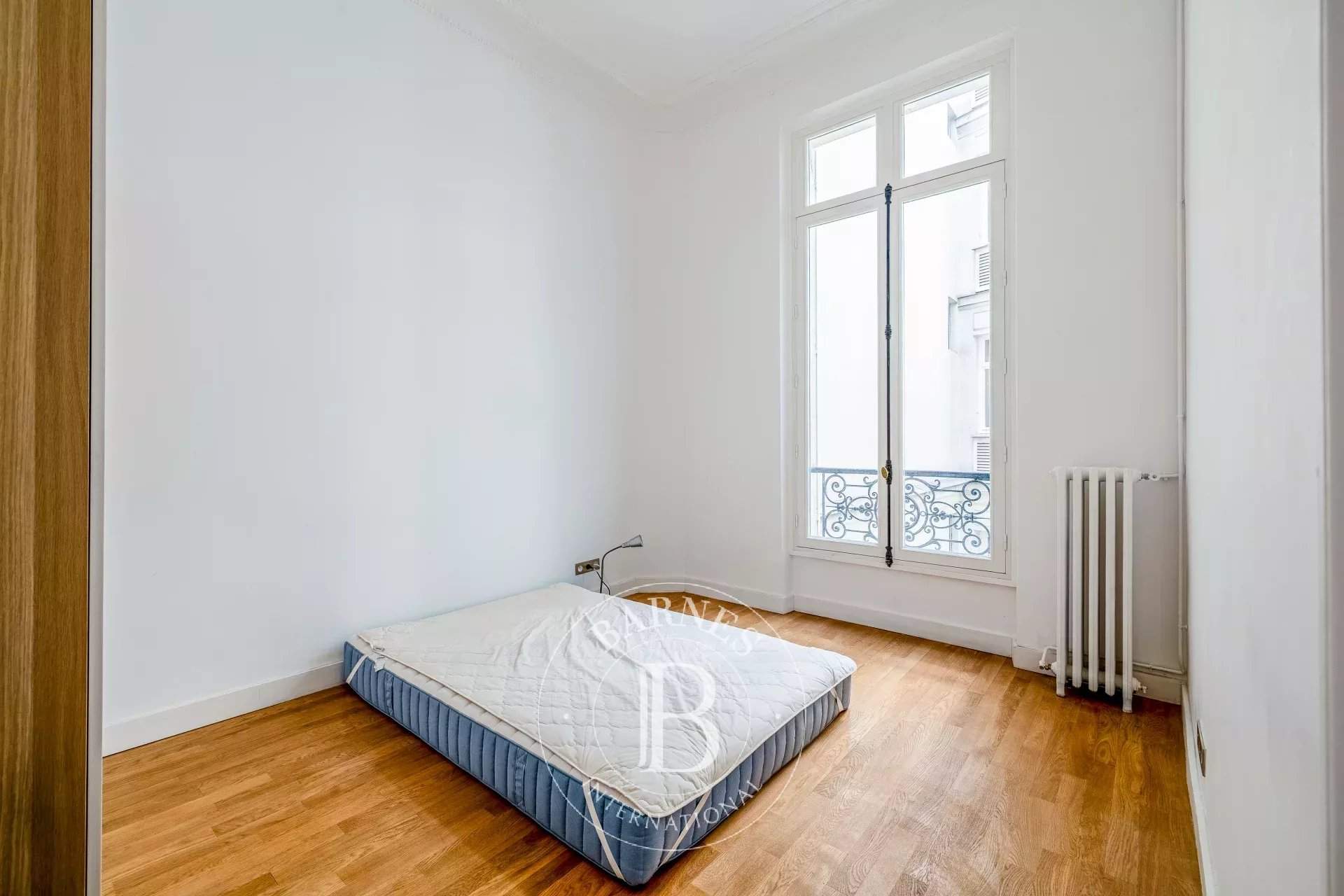 Paris  - Appartement 7 Pièces 5 Chambres - picture 16