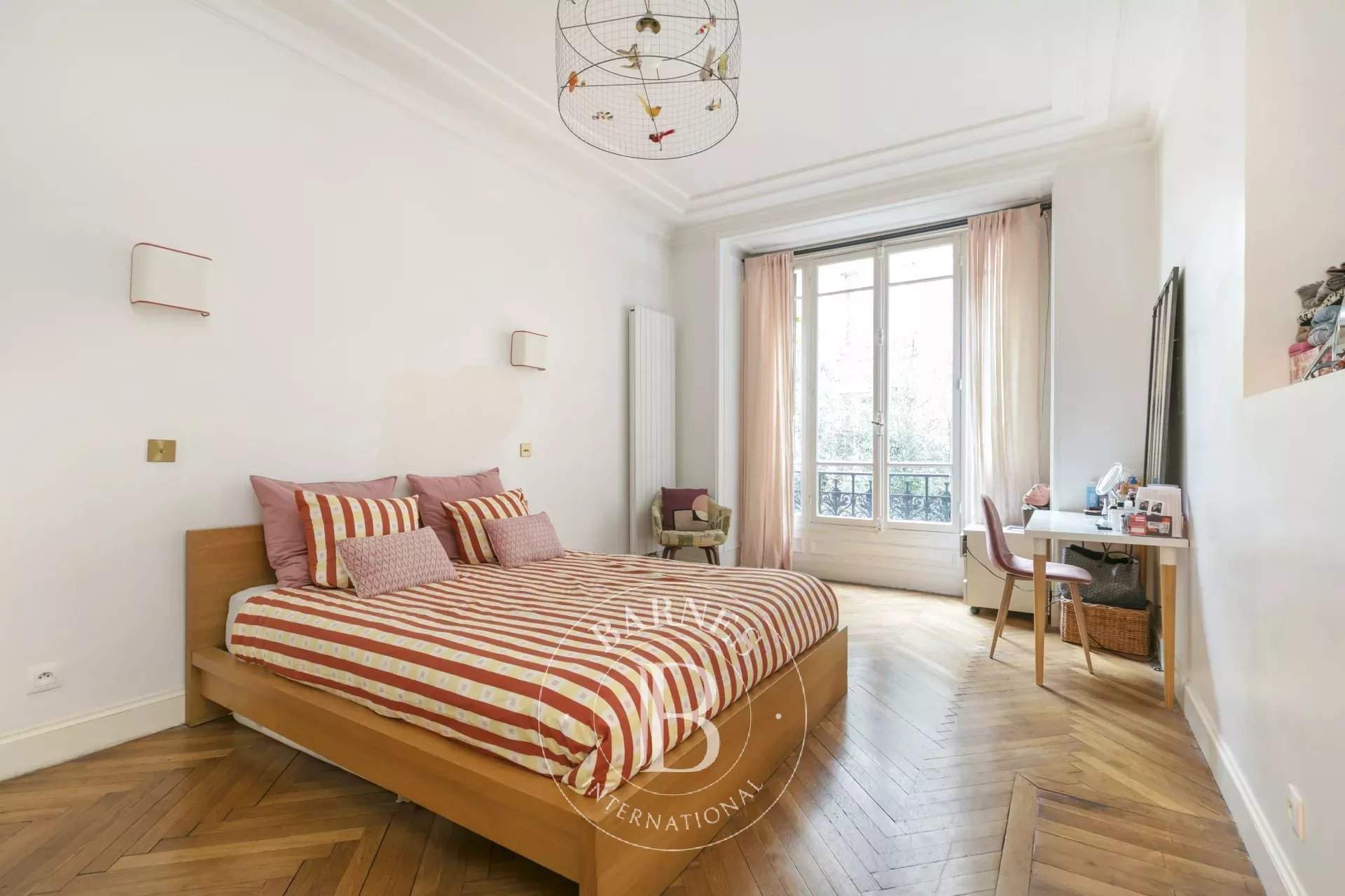 Paris  - Appartement 7 Pièces 5 Chambres - picture 9