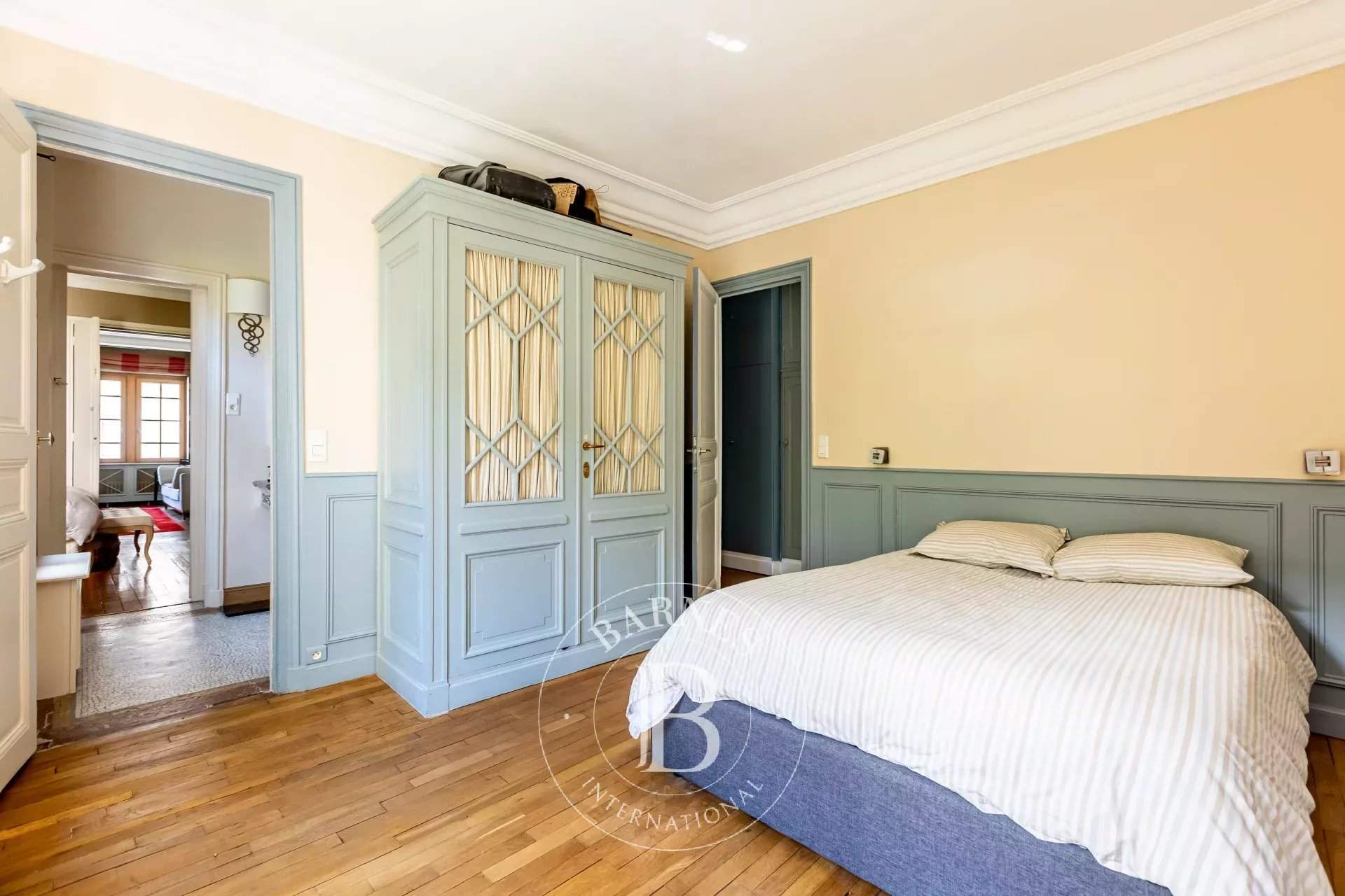 Paris  - Hôtel particulier 10 Pièces 6 Chambres - picture 18