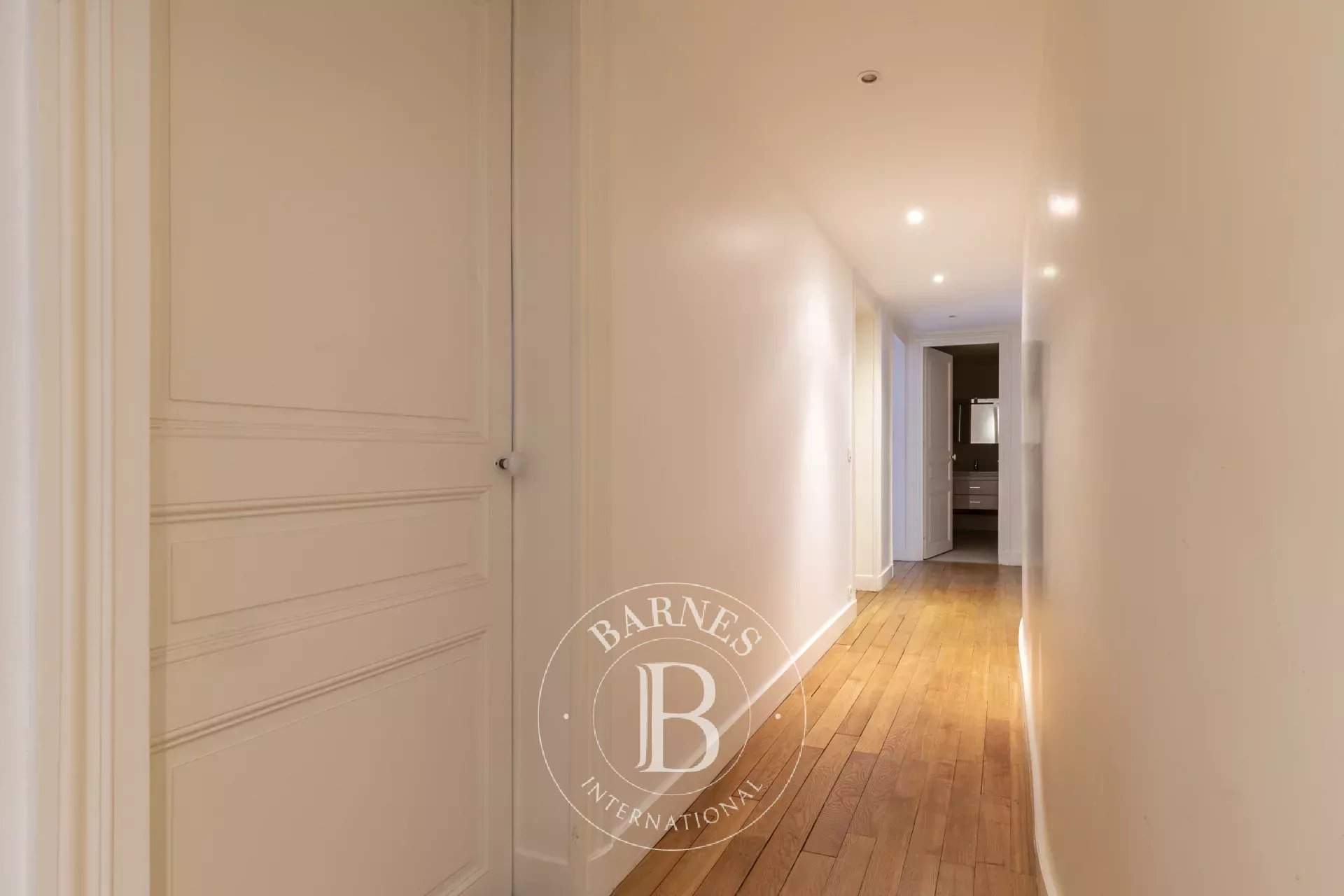 Paris  - Appartement 5 Pi&egrave;ces 3 Chambres - picture 7