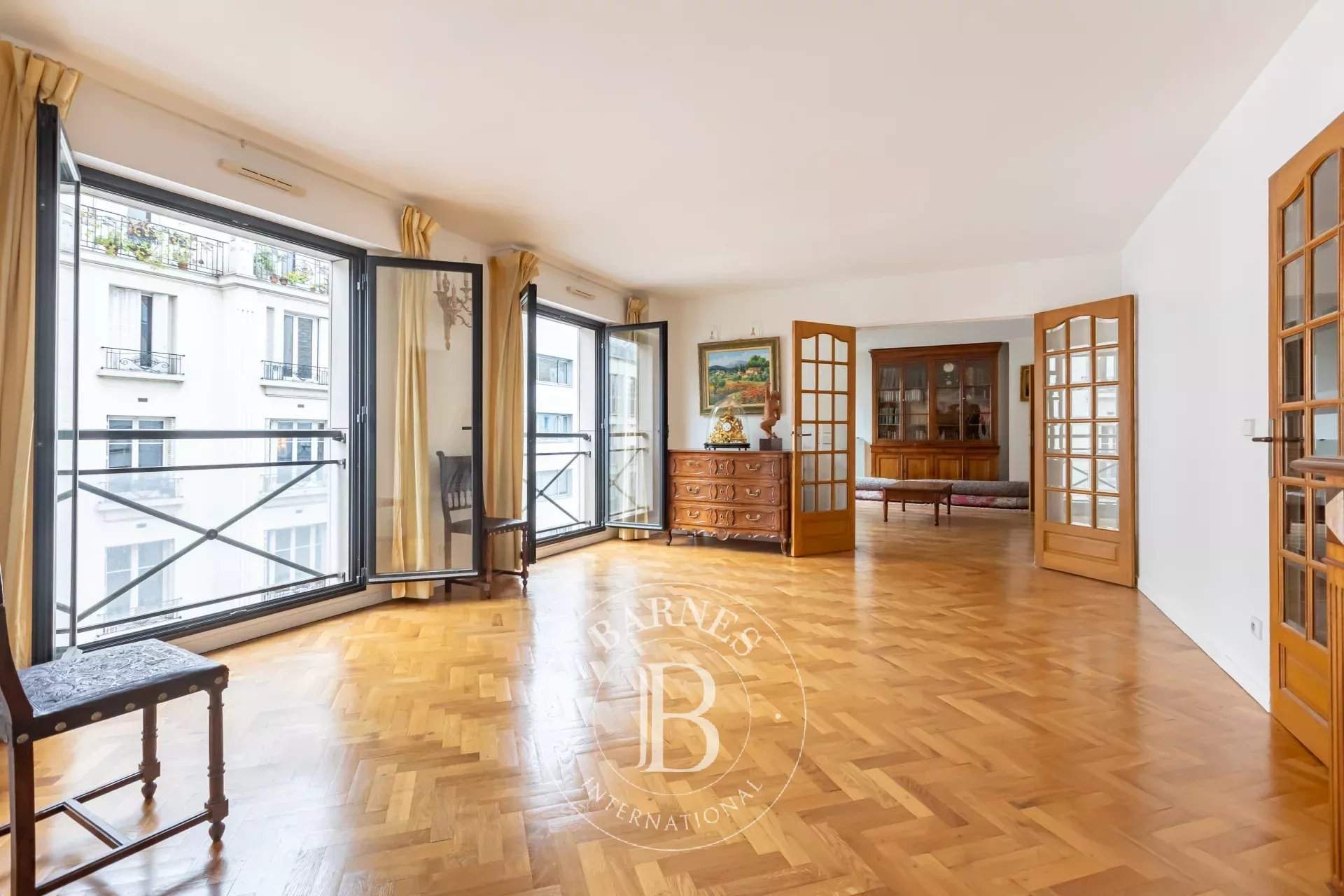 Paris  - Apartment 3 Bedrooms - picture 1