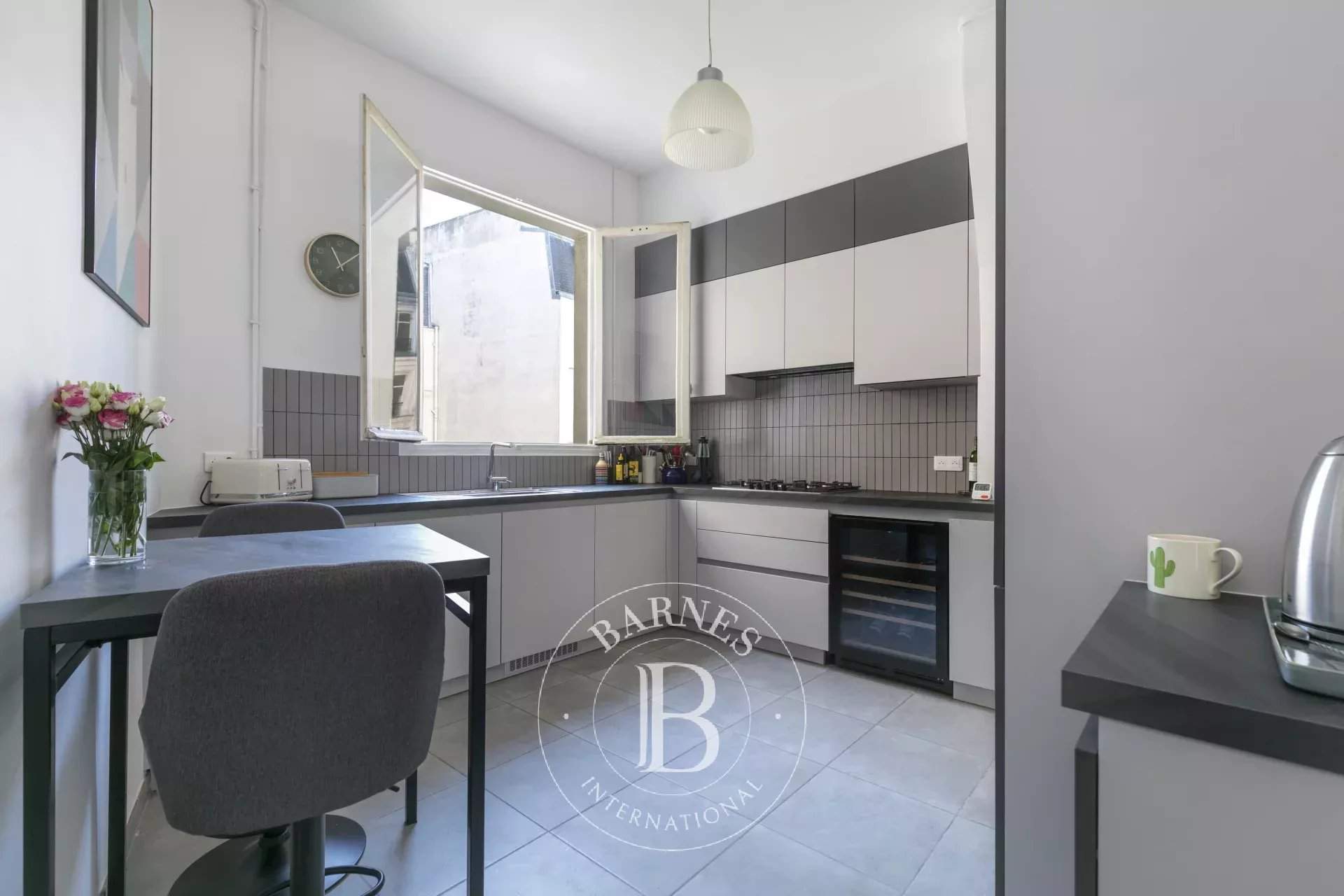 Paris  - Appartement 4 Pi&egrave;ces 3 Chambres - picture 4