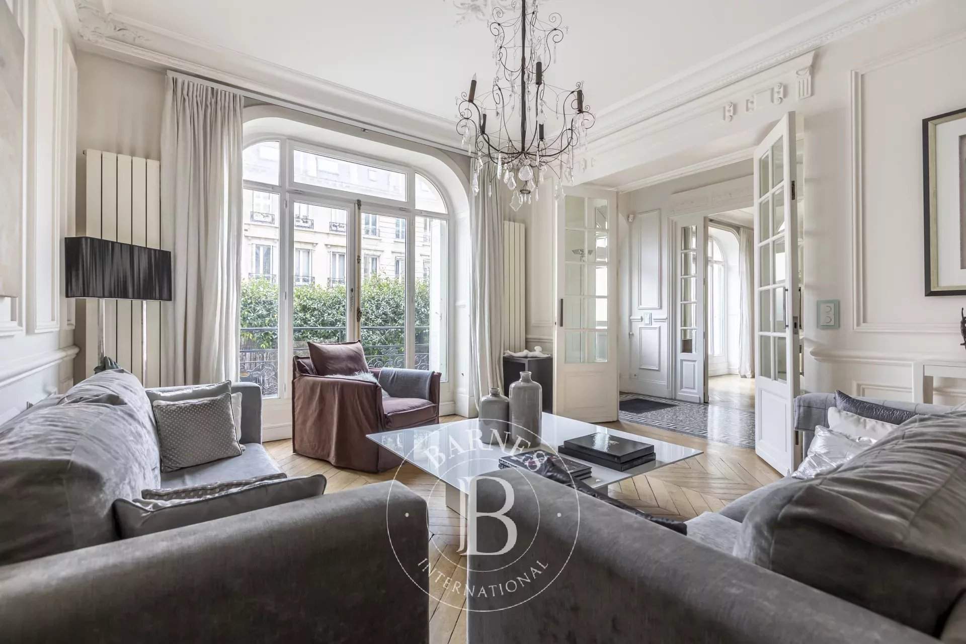 Paris  - Hôtel particulier 8 Pièces 5 Chambres - picture 1