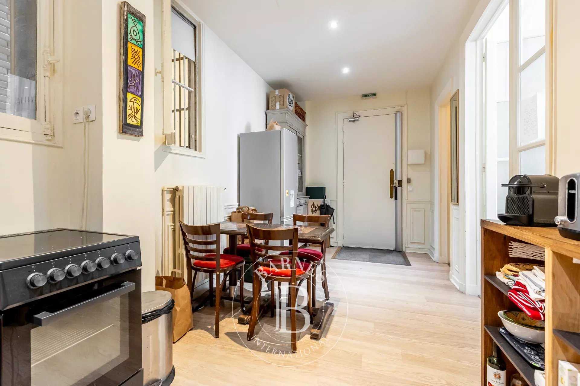 Paris  - Appartement 3 Pièces, 1 Chambre
