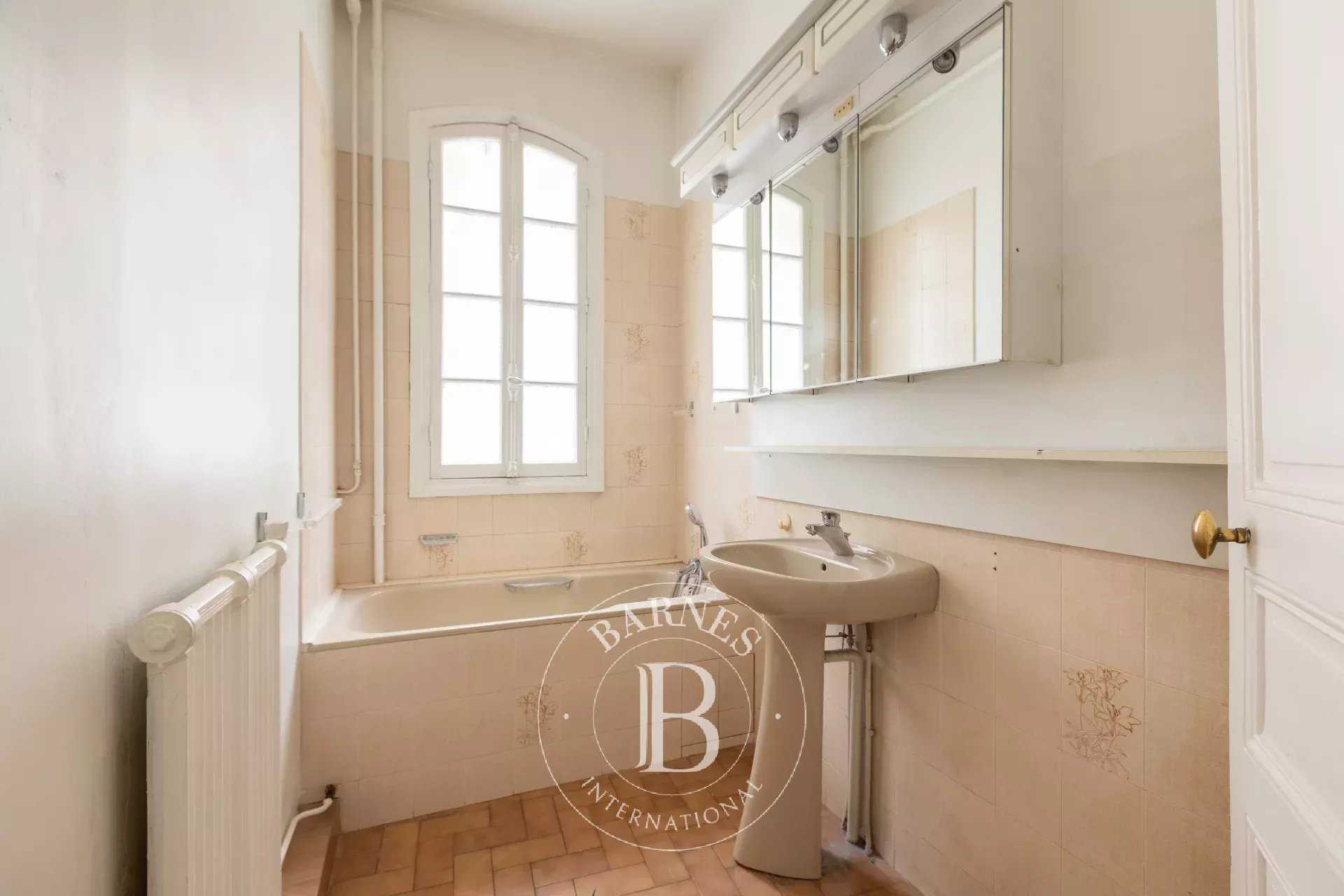 Paris  - Apartment 2 Bedrooms