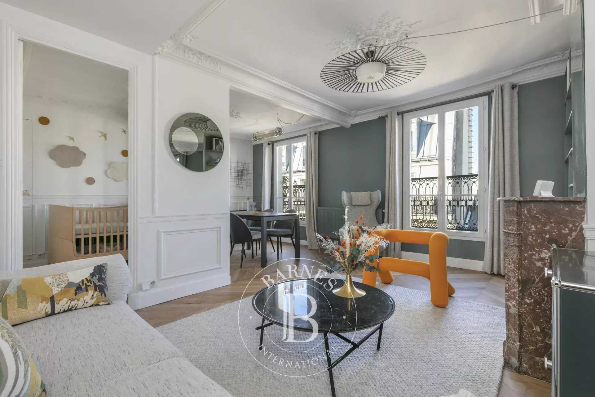 Paris  - Appartement 3 Pièces 2 Chambres