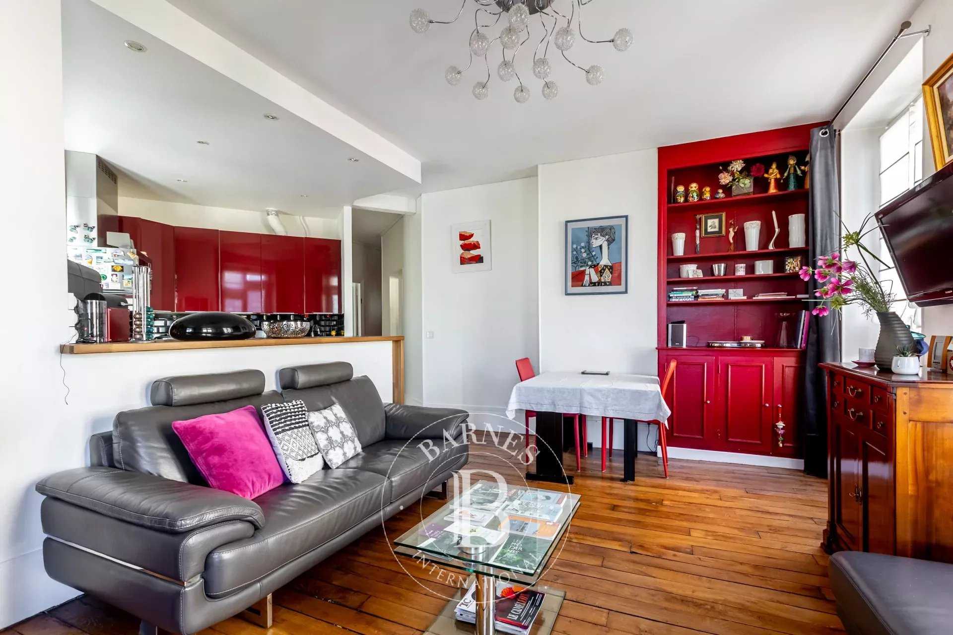 Paris  - Appartement 3 Pi&egrave;ces 2 Chambres