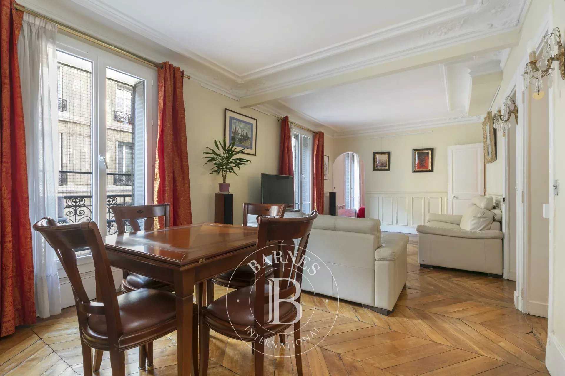 Paris  - Appartement 3 Pièces, 1 Chambre