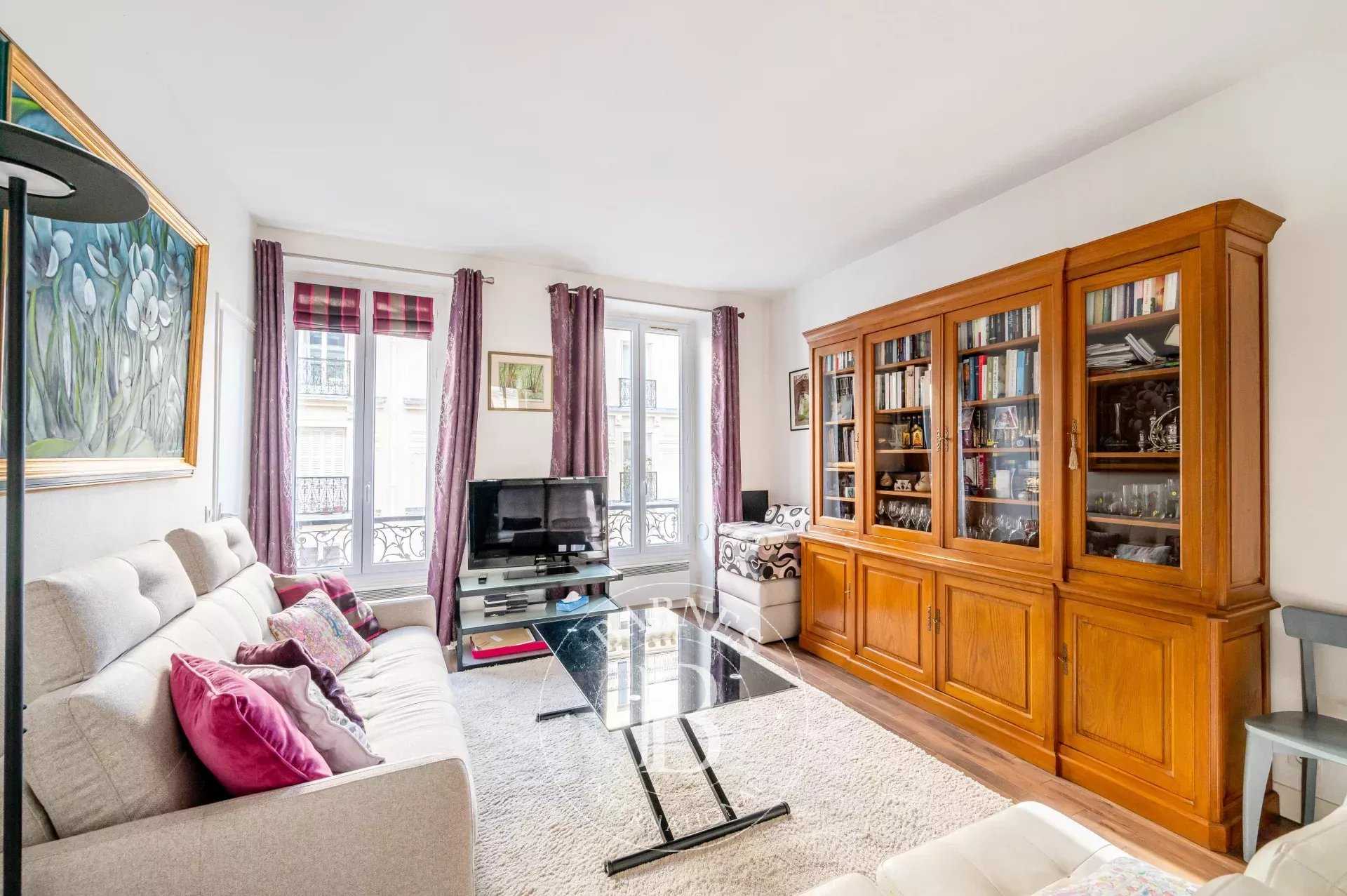 Paris  - Appartement 3 Pièces 2 Chambres