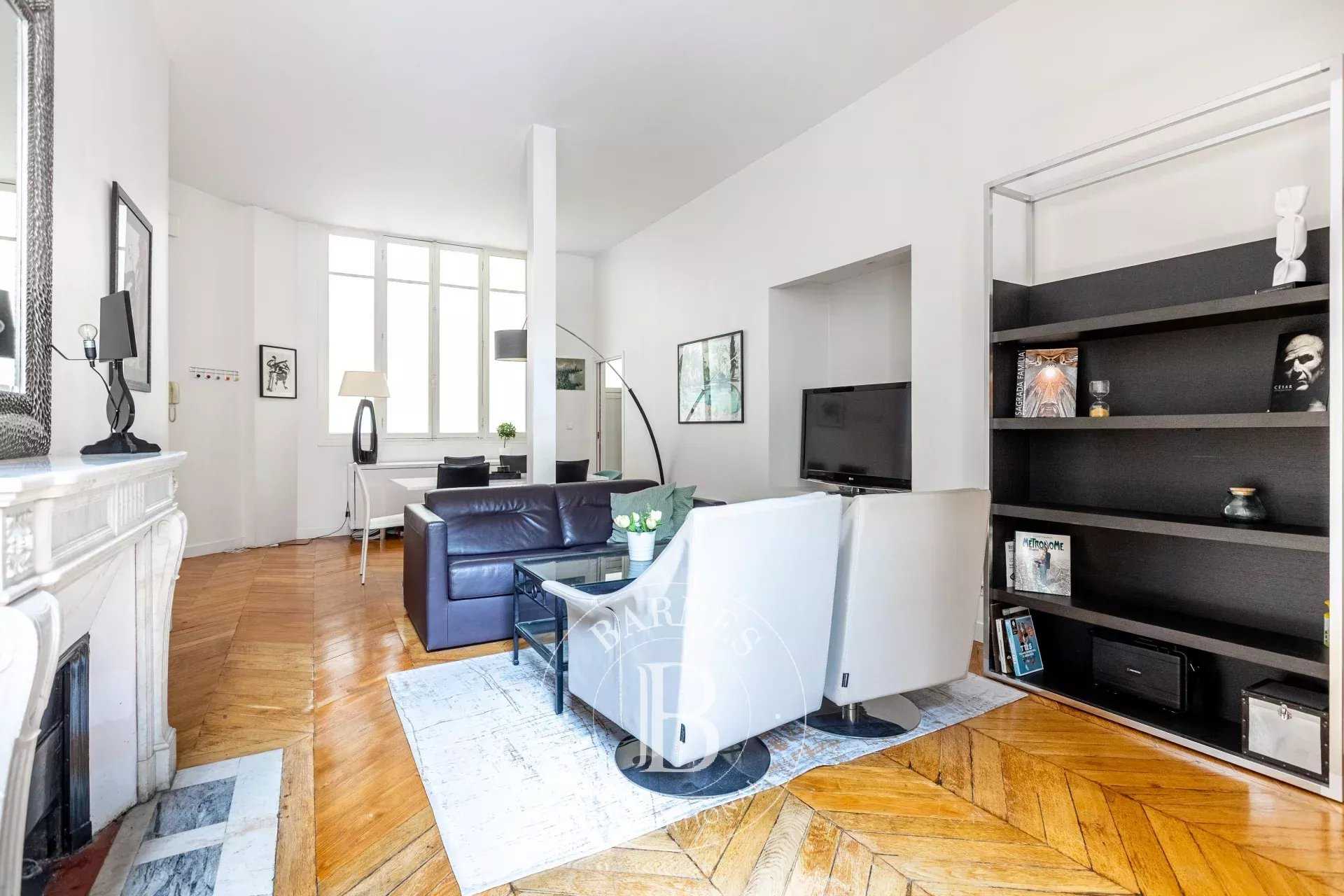 Paris  - Appartement 3 Pi&egrave;ces 2 Chambres