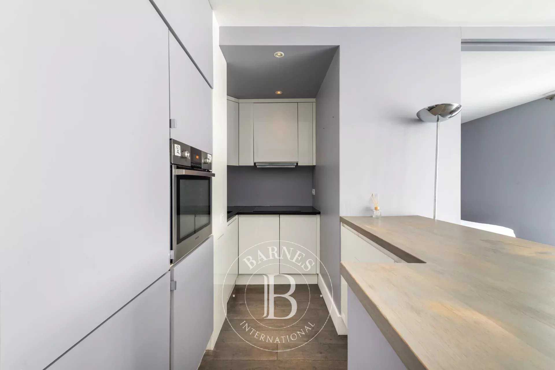 Paris  - Appartement 2 Pièces, 1 Chambre