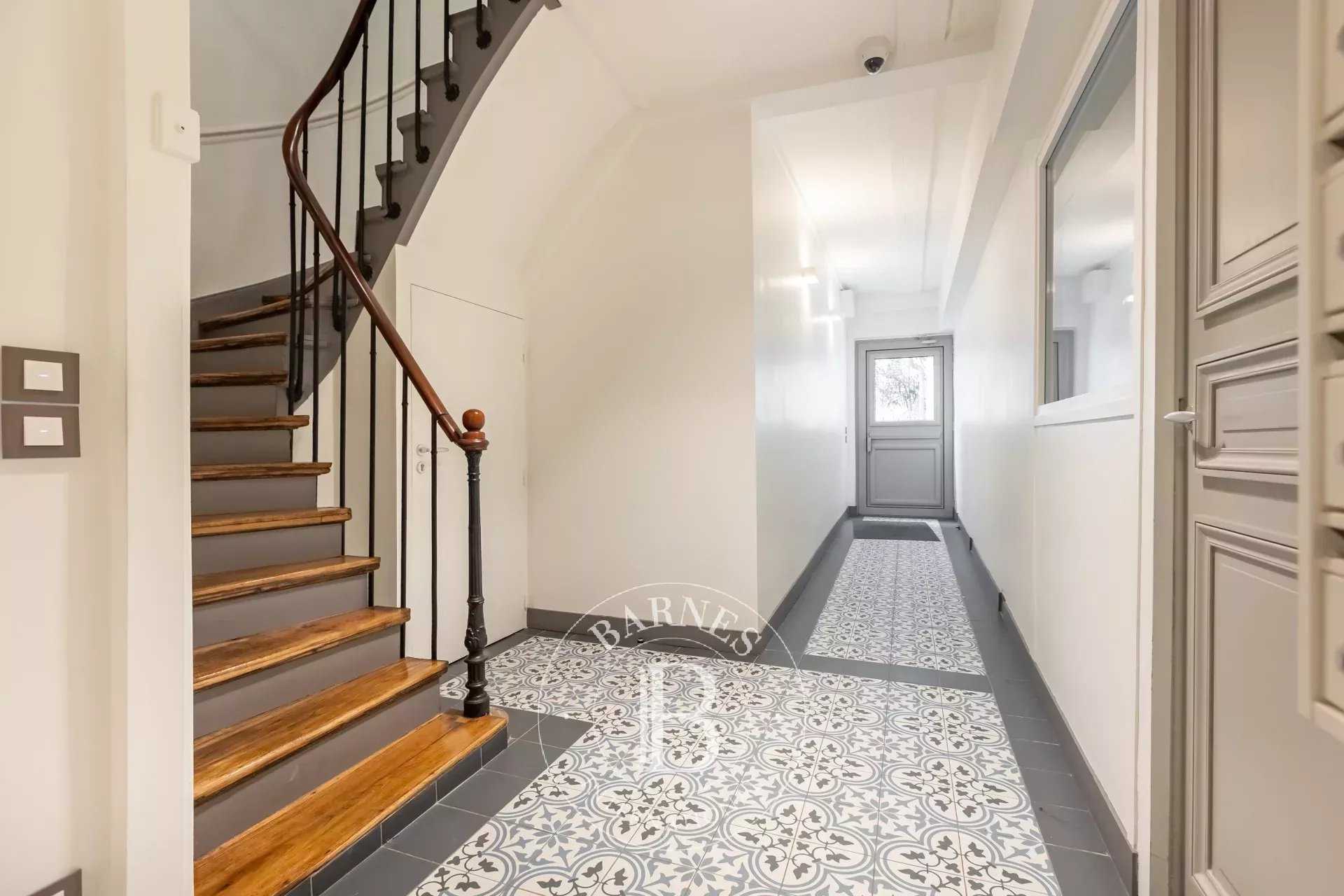 Paris  - Appartement 2 Pièces, 1 Chambre